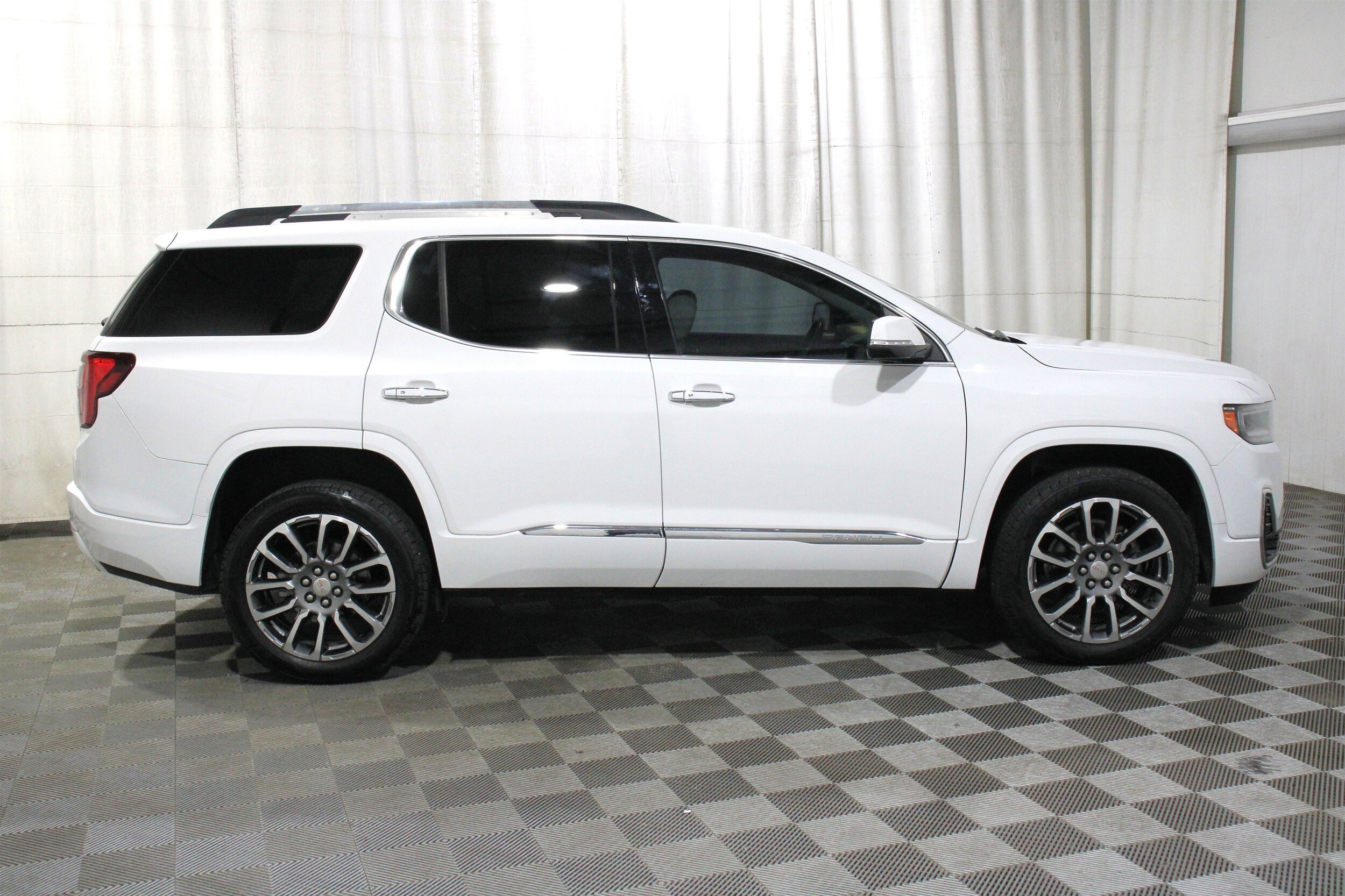 2023 GMC Acadia Denali - Photo 34