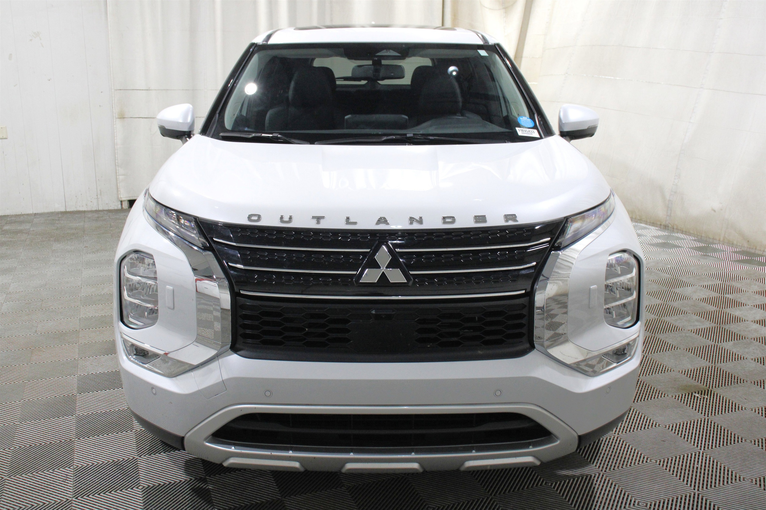 2024 Mitsubishi Outlander Plug-in Hybrid SE - Photo 32