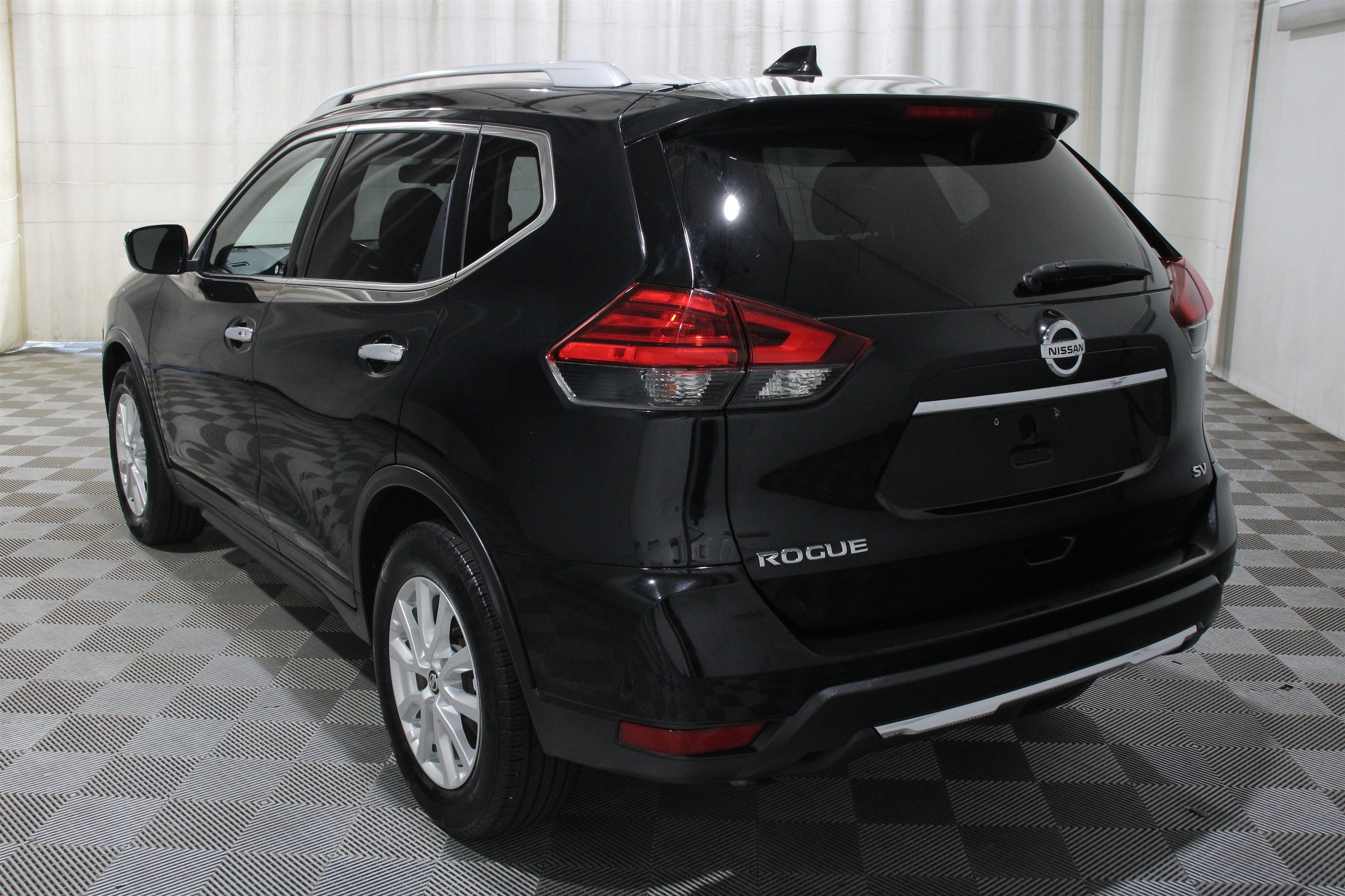 2017 Nissan Rogue SV - Photo 31