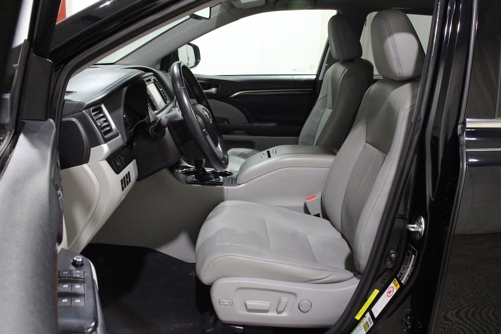 Used 2015 Toyota Highlander Limited V6 SUV