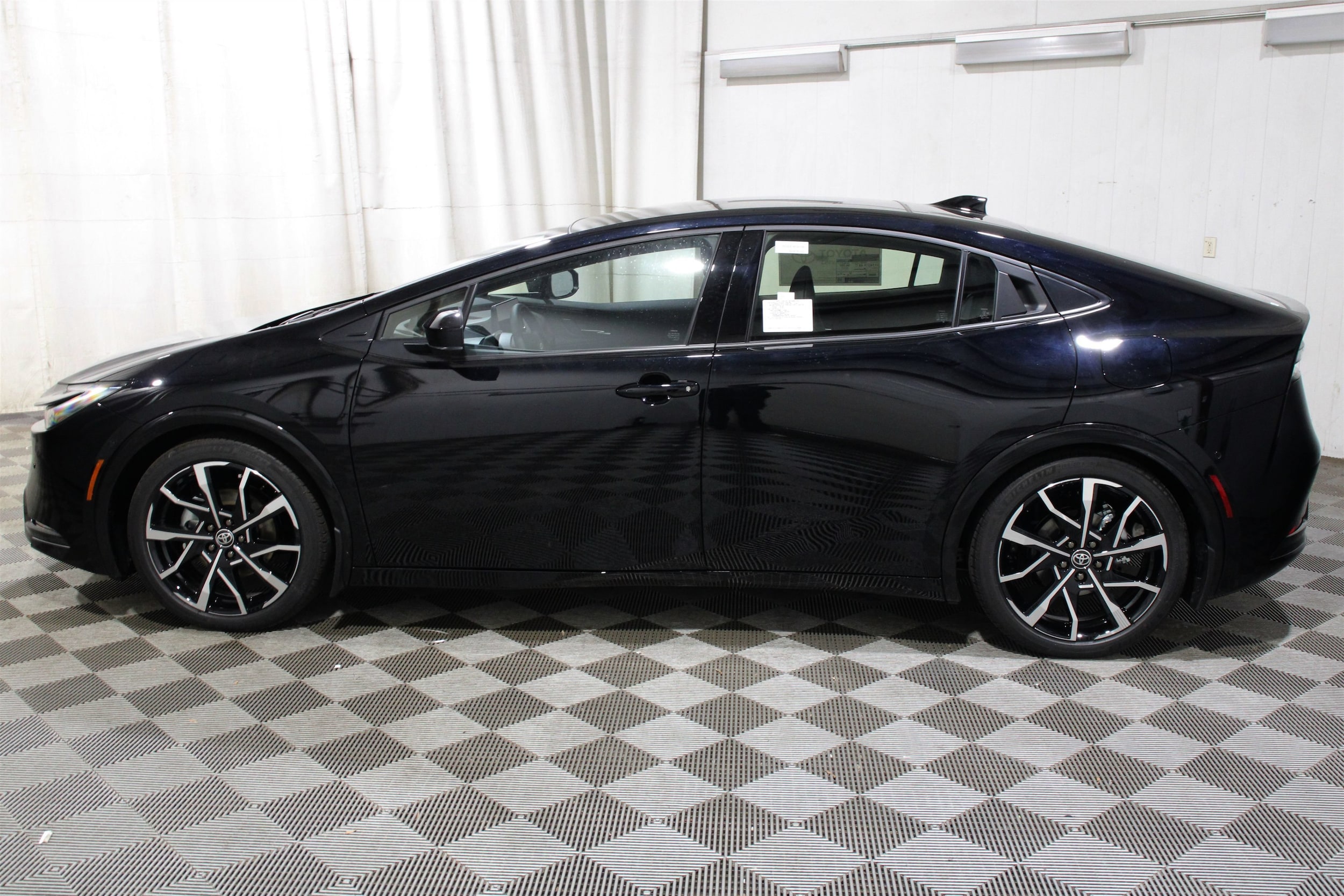 2026 Toyota Prius Plug-in Hybrid XSE Premium - Photo 34