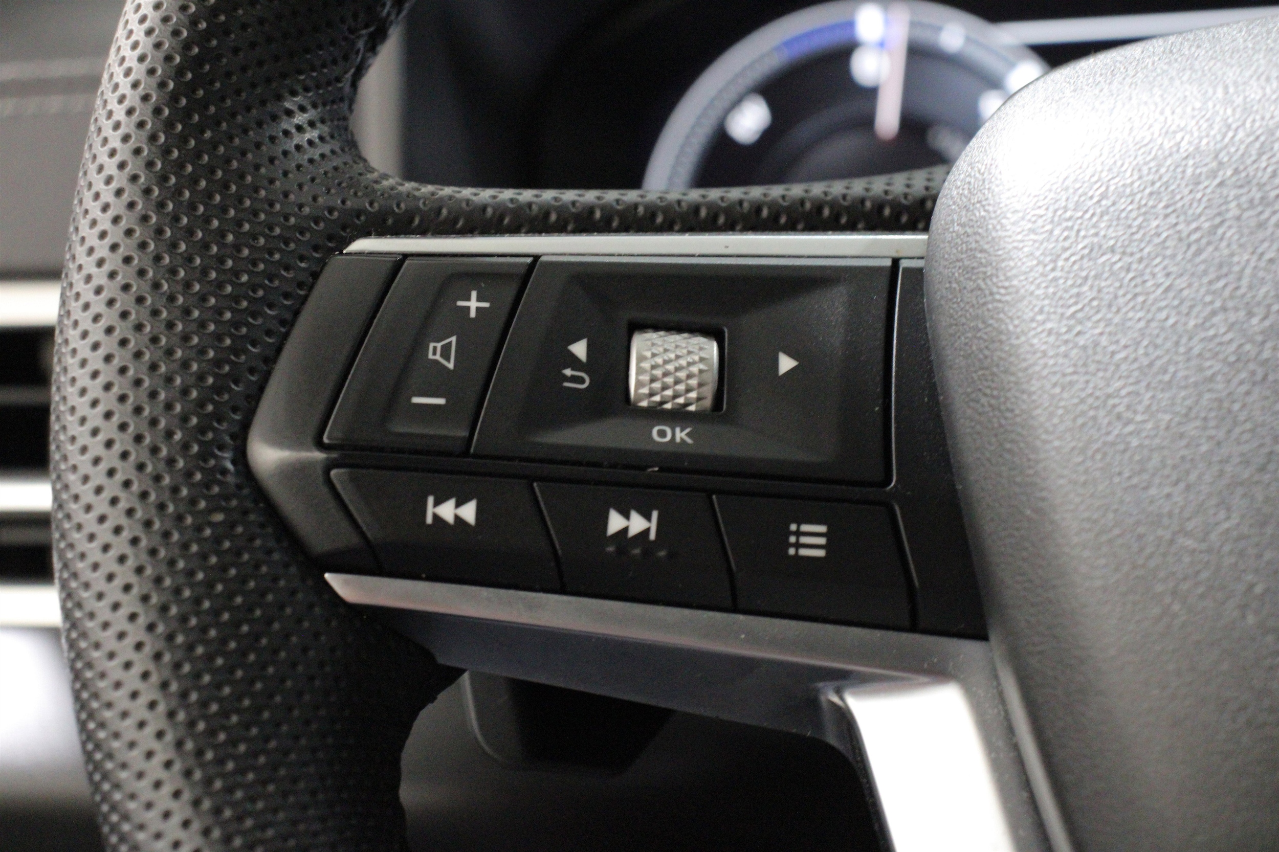 2023 Mitsubishi Outlander Plug-In Hybrid SEL - Photo 9
