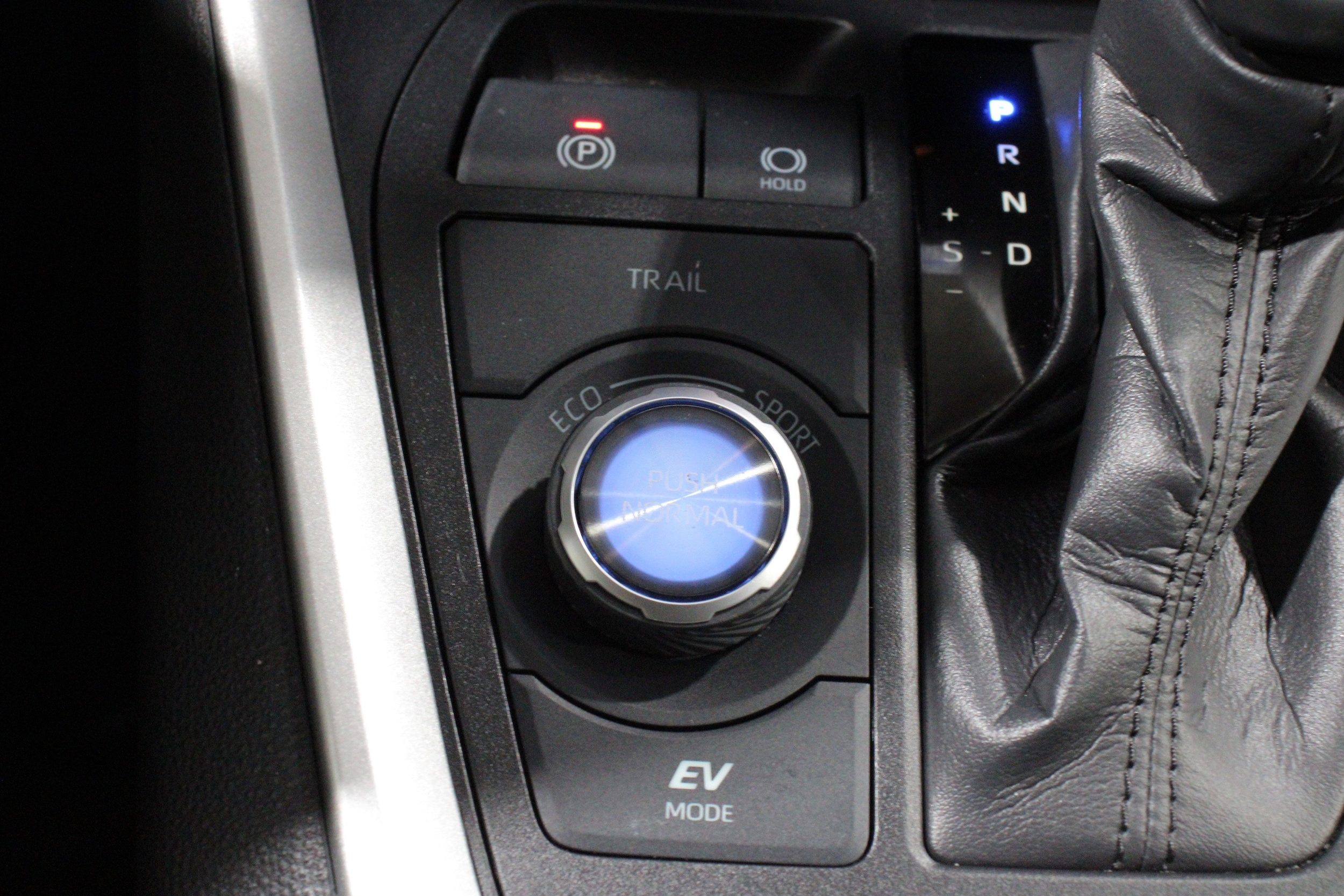 2024 Toyota RAV4 Limited - Photo 21