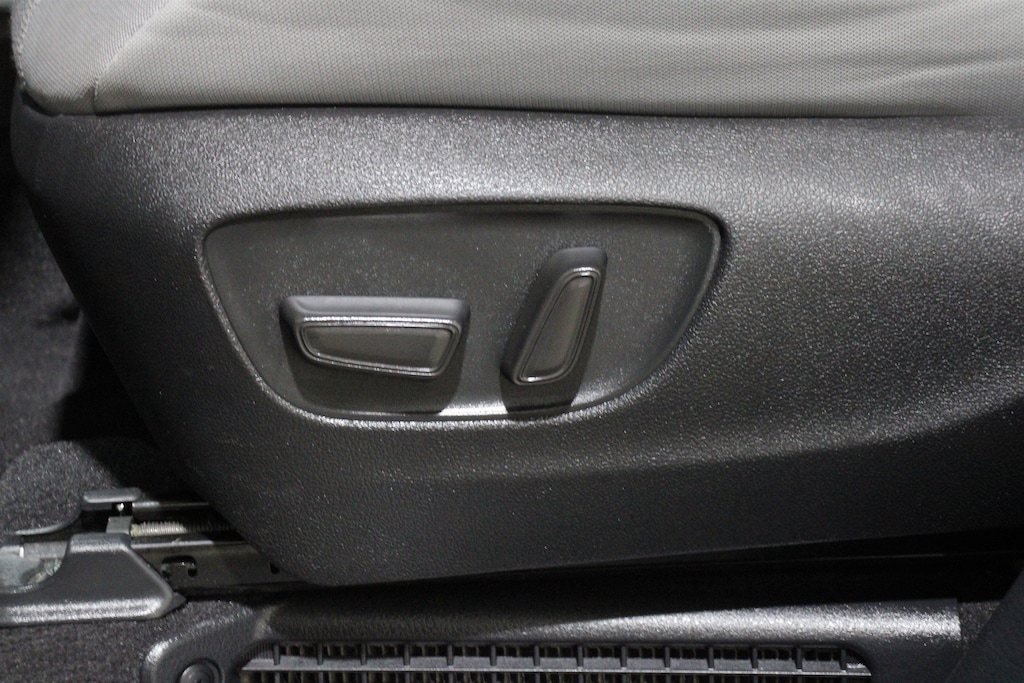 Used 2025 Toyota Sienna LE 8 Passenger Van Passenger Van