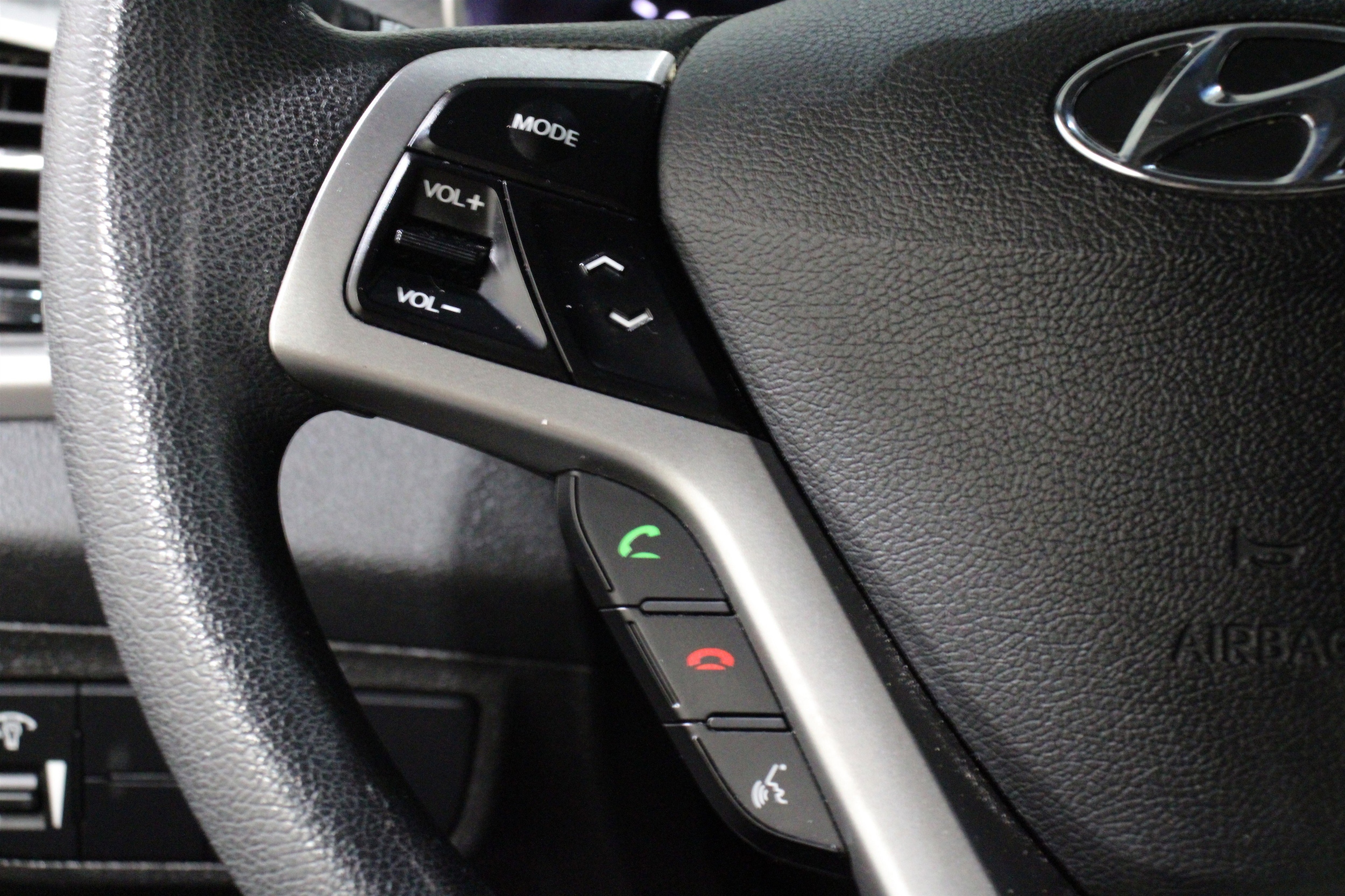 2016 Hyundai Veloster Base - Photo 9