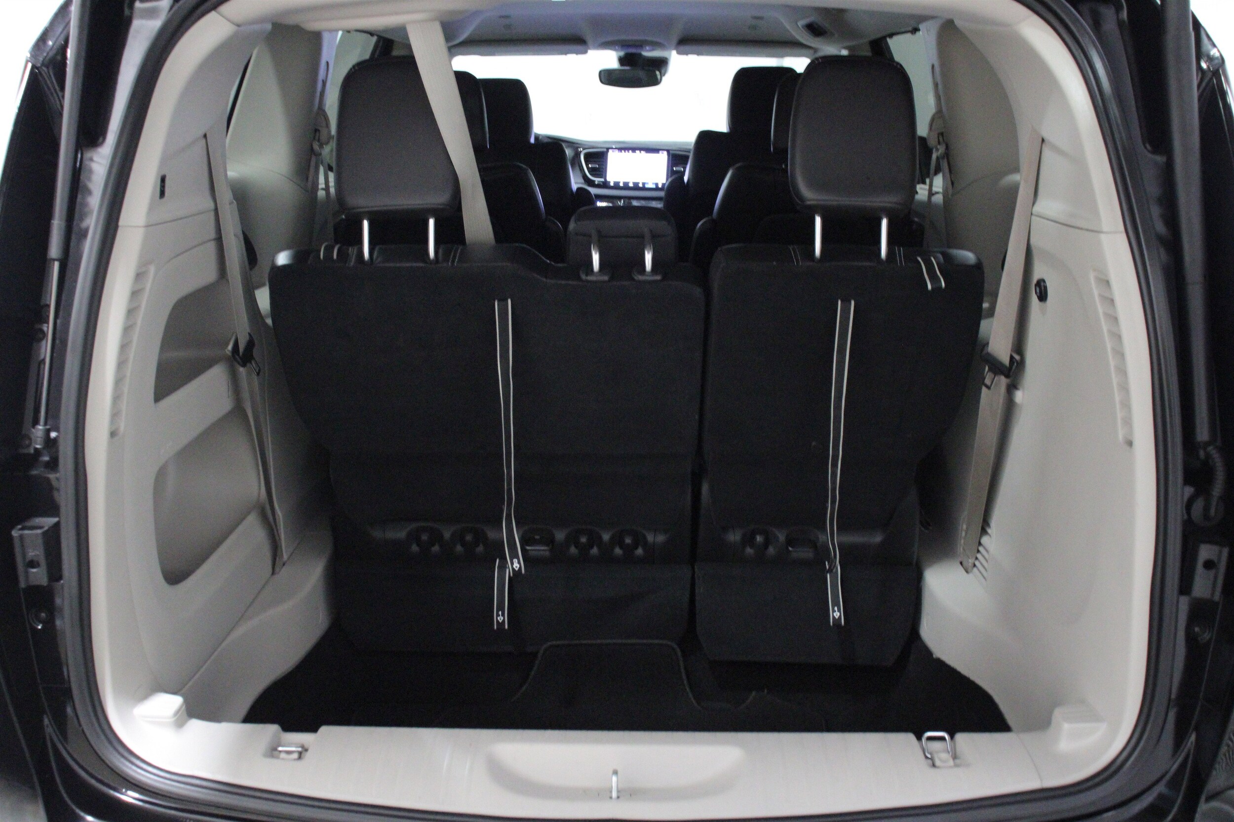 2024 Chrysler Pacifica Touring L - Photo 25