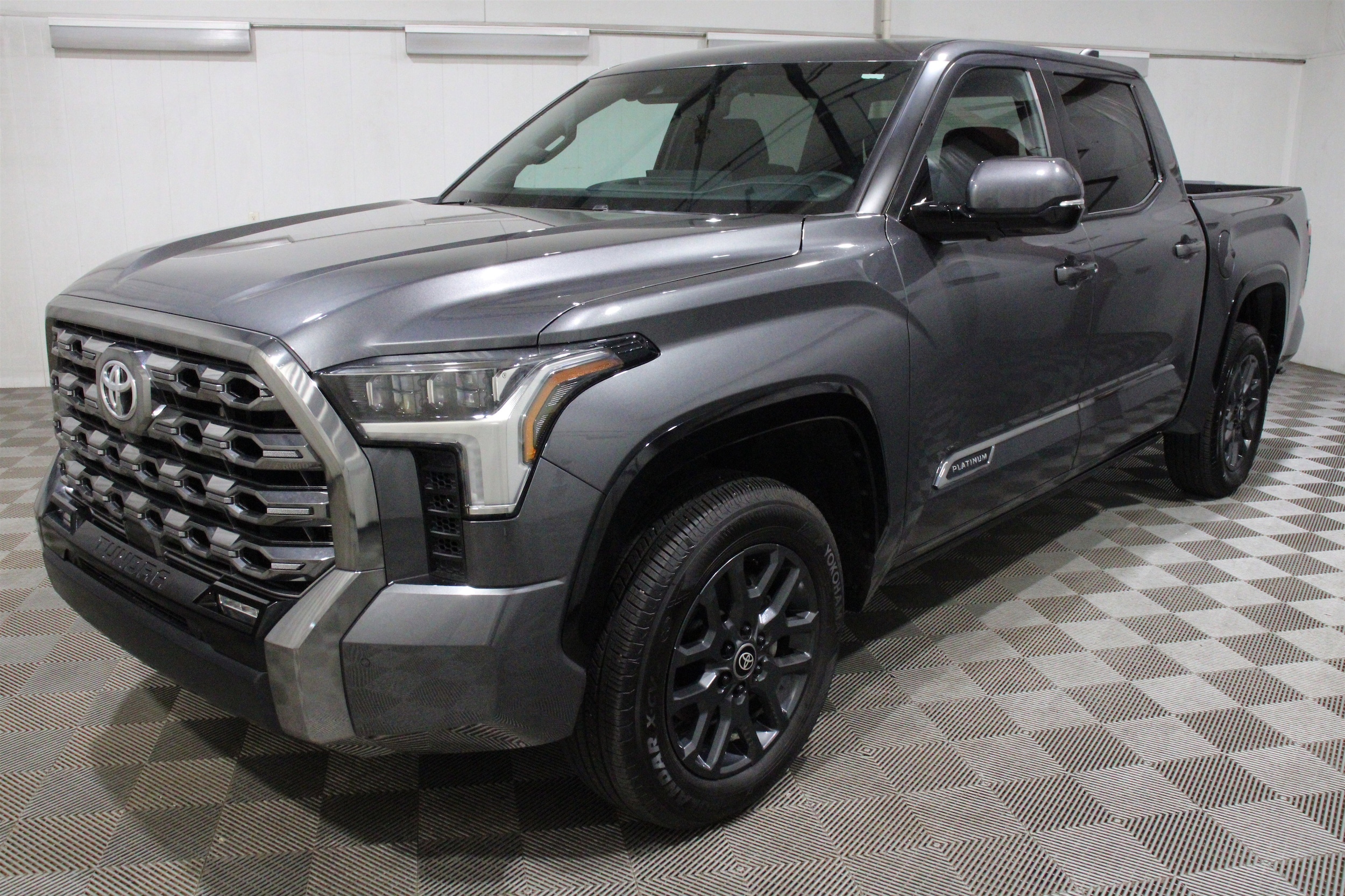 2025 Toyota Tundra Platinum - Photo 35