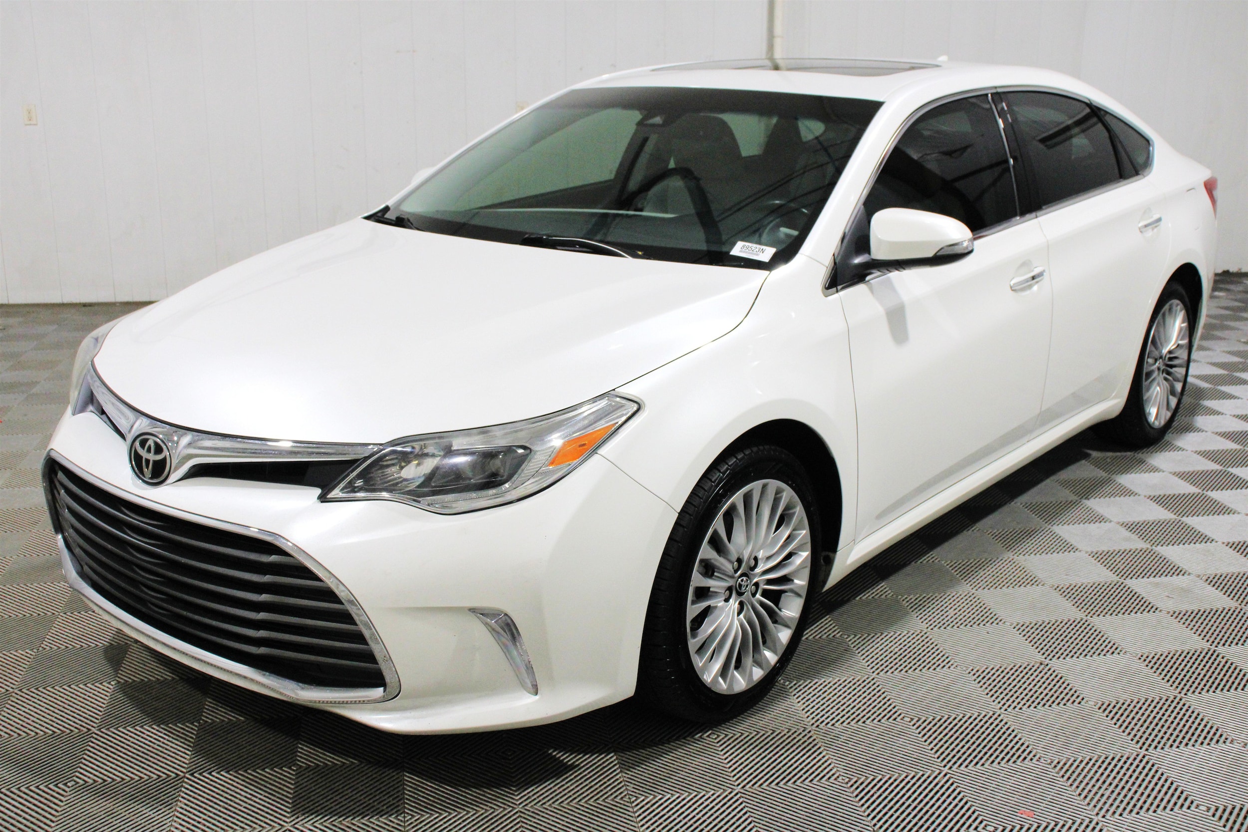 2018 Toyota Avalon Limited - Photo 36