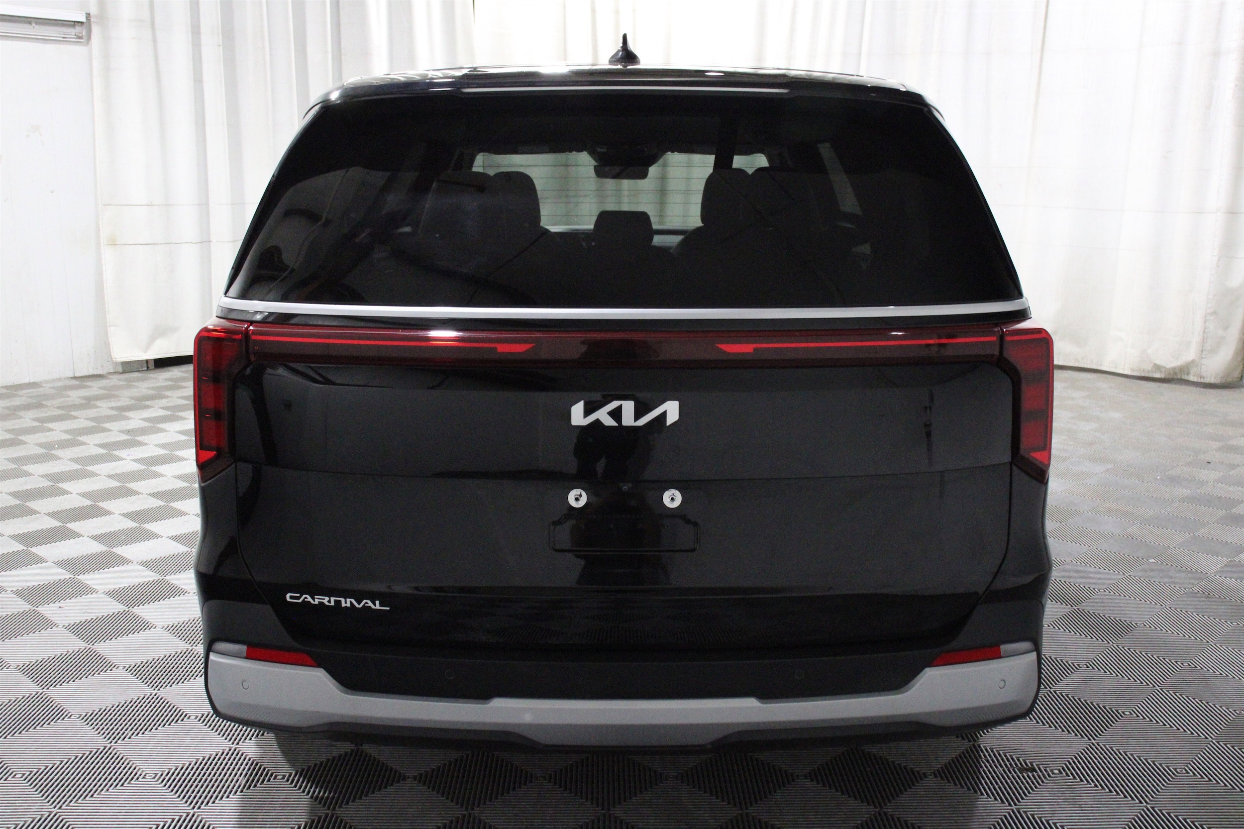 2025 Kia Carnival LXS - Photo 35