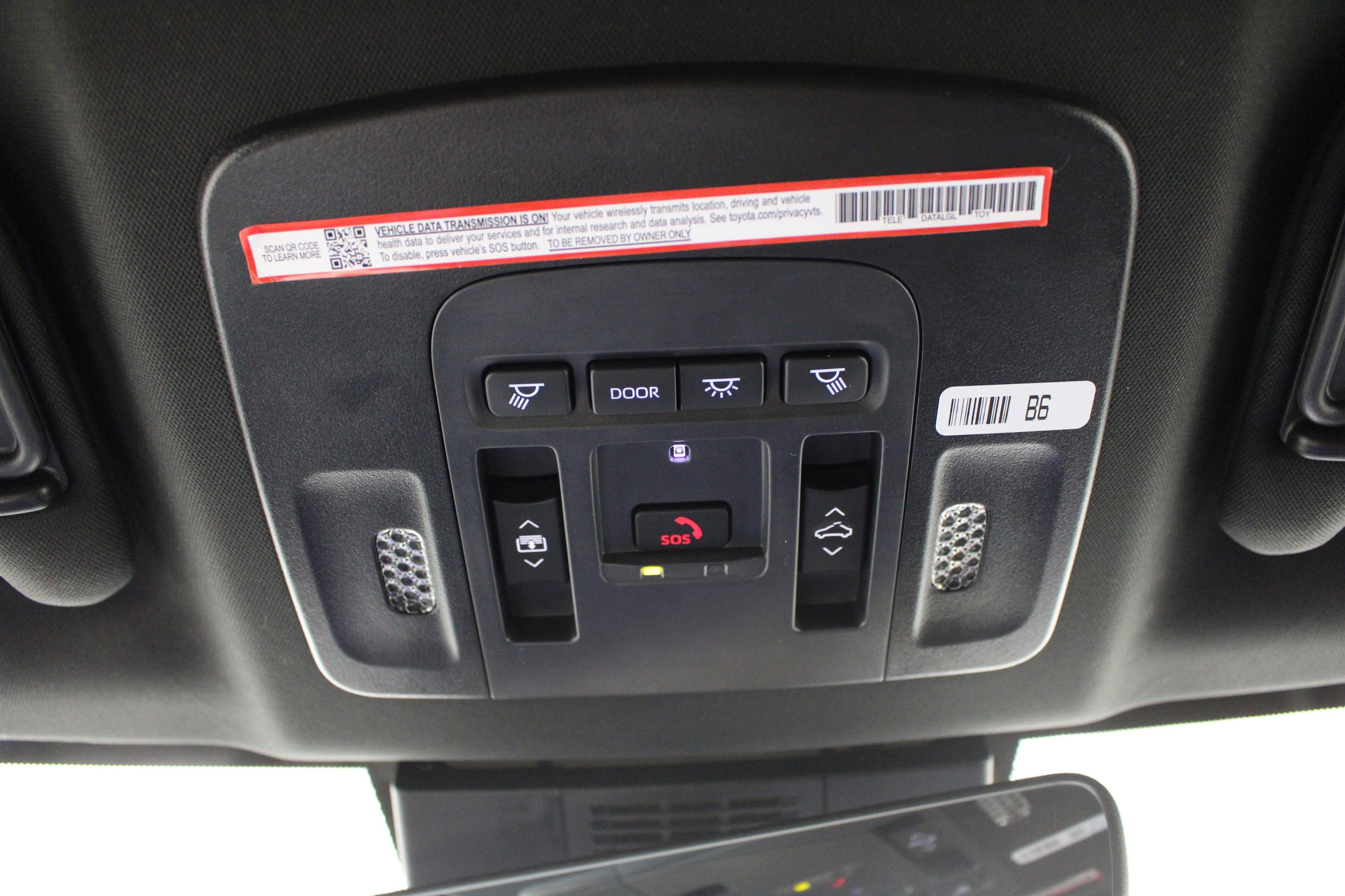 2025 Toyota Camry XSE - Photo 18