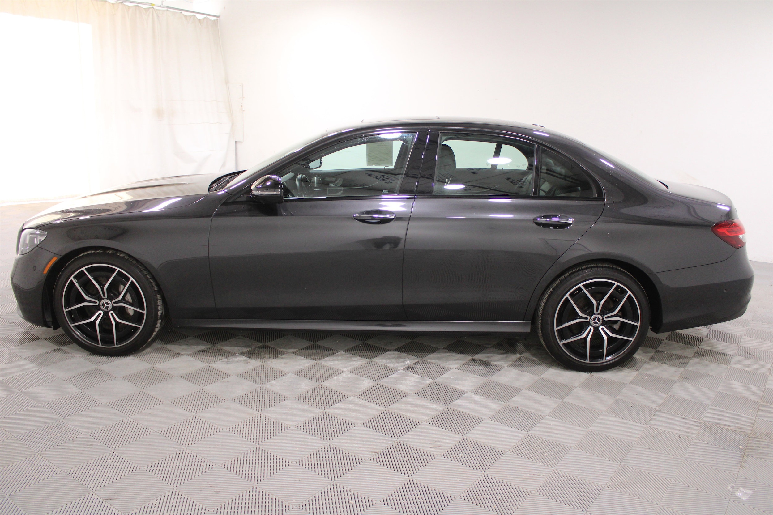 2022 Mercedes-Benz E-Class E350 - Photo 29