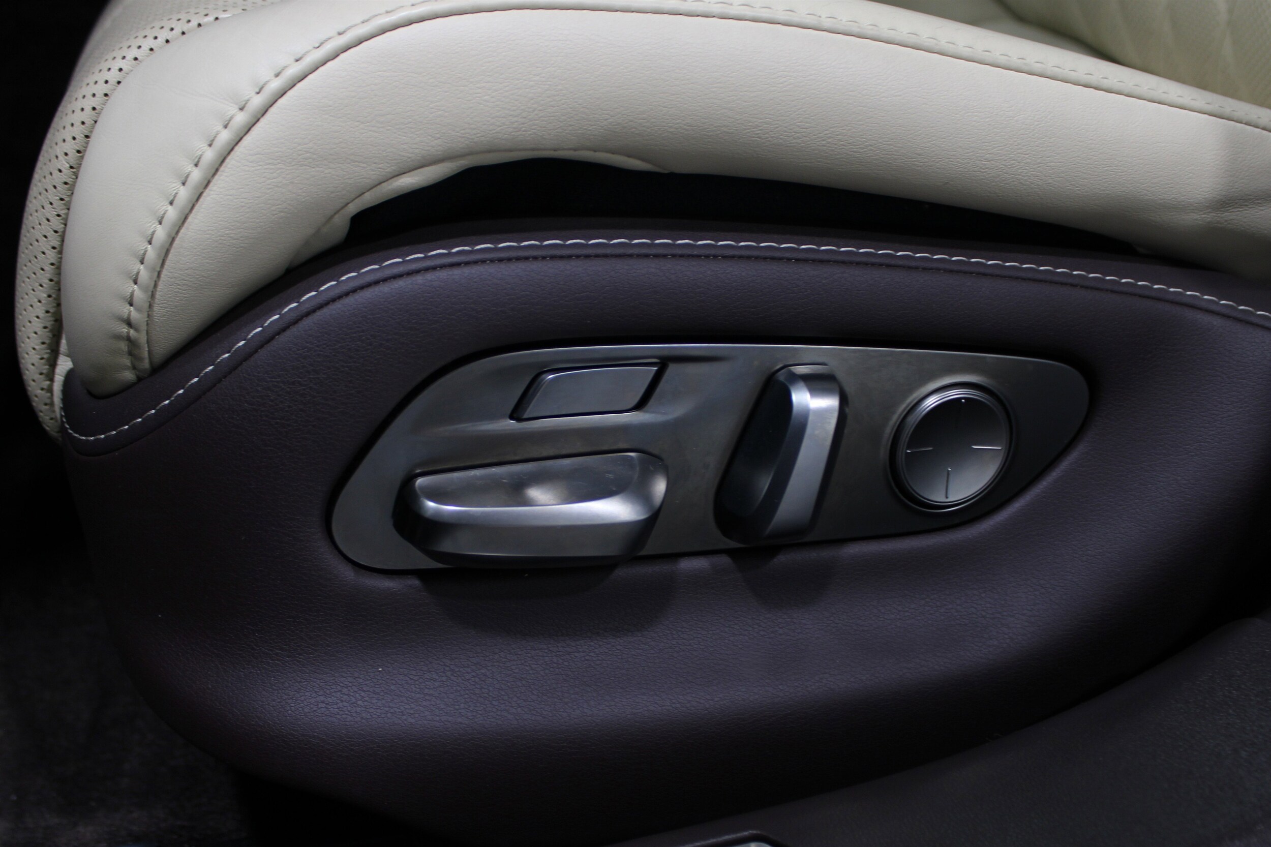 2018 Lexus LS 500 F SPORT photo 4