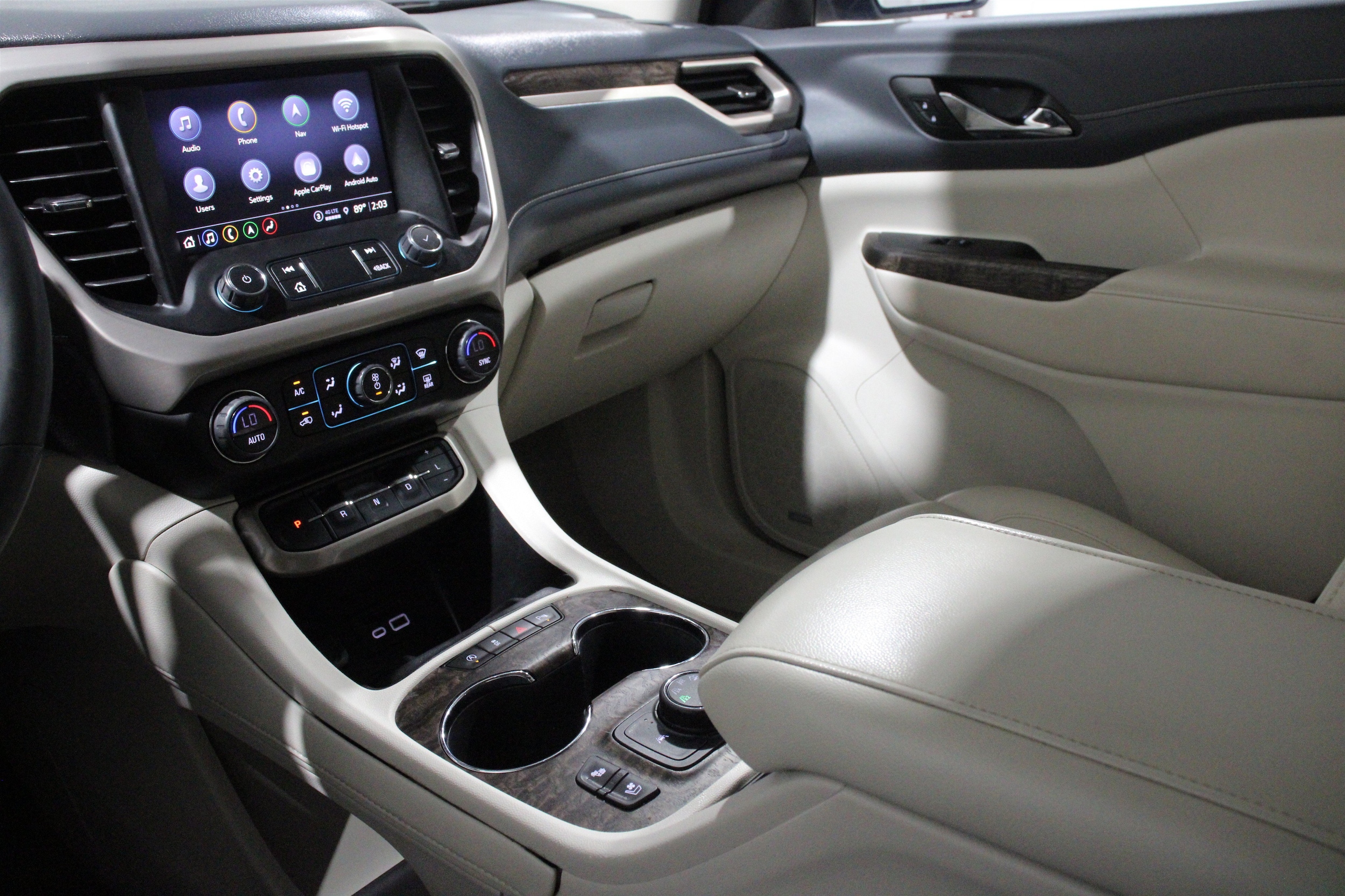 2023 GMC Acadia Denali - Photo 19