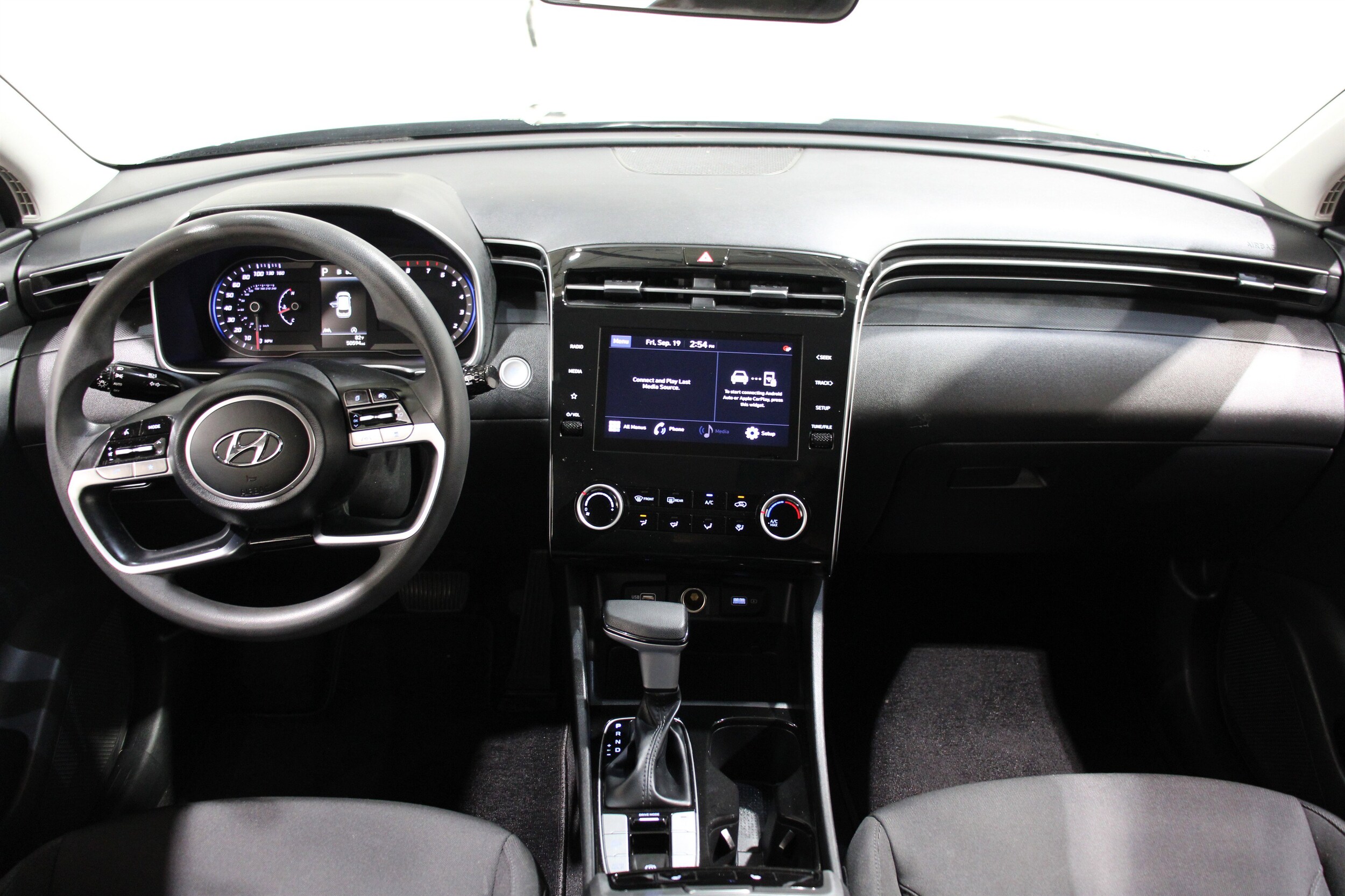 2022 Hyundai Tucson SEL photo 2