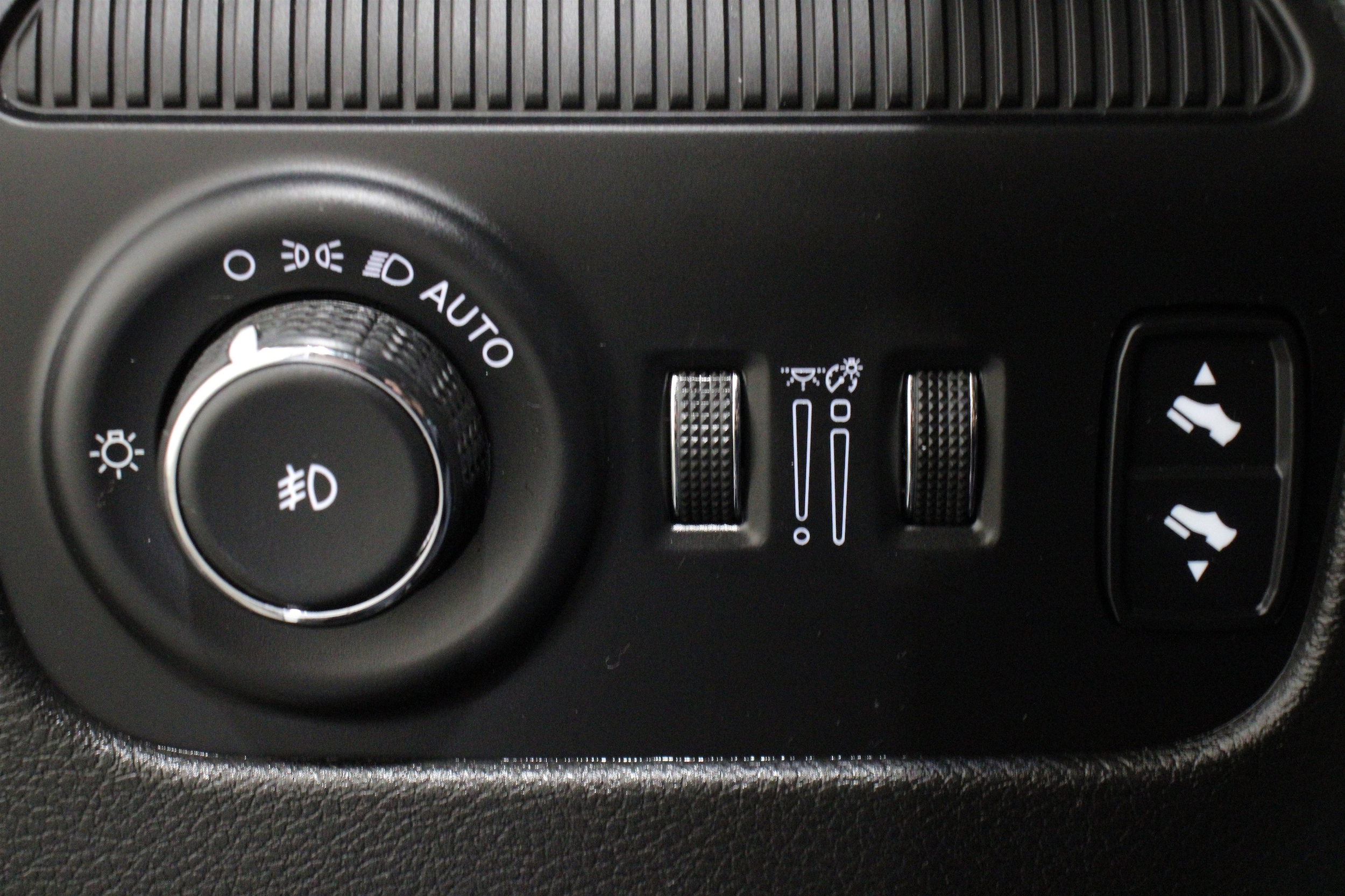 2024 Jeep Wagoneer L Series II - Photo 11
