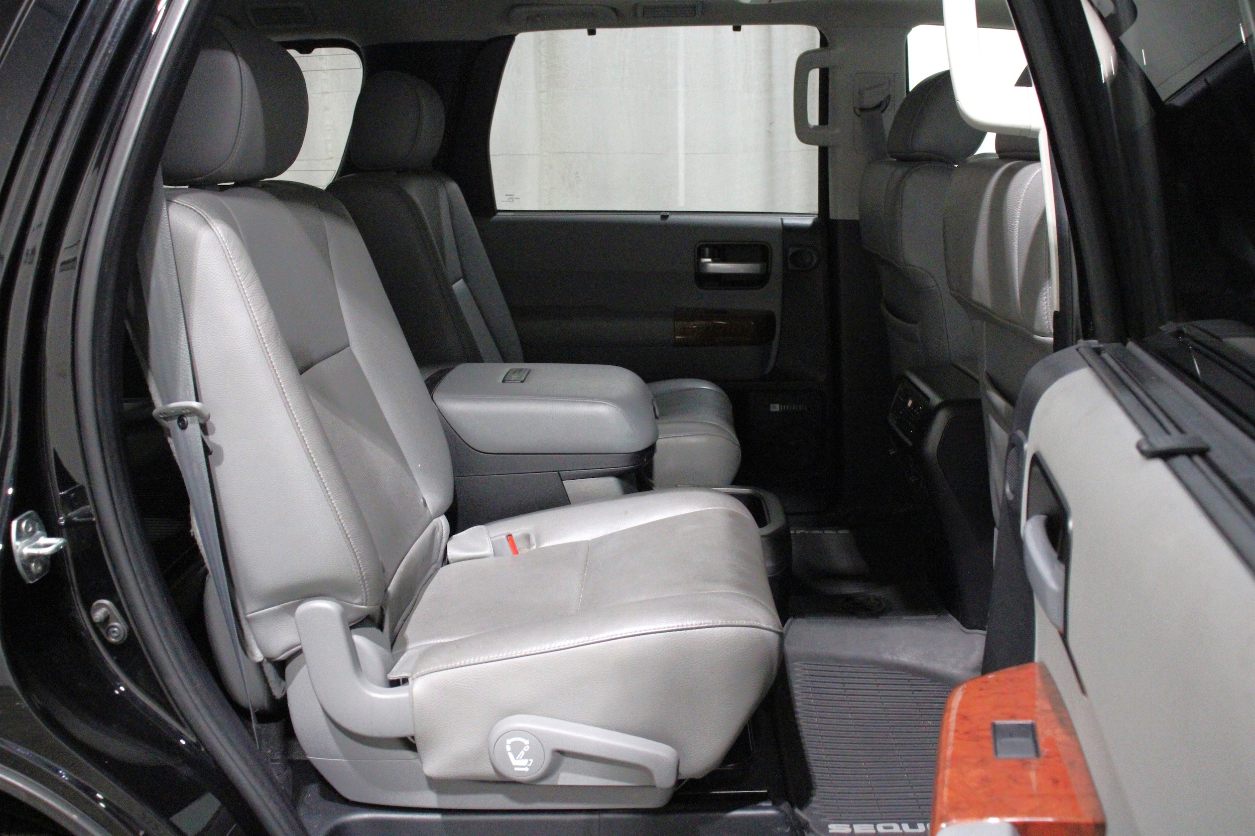 2019 Toyota Sequoia Platinum - Photo 30