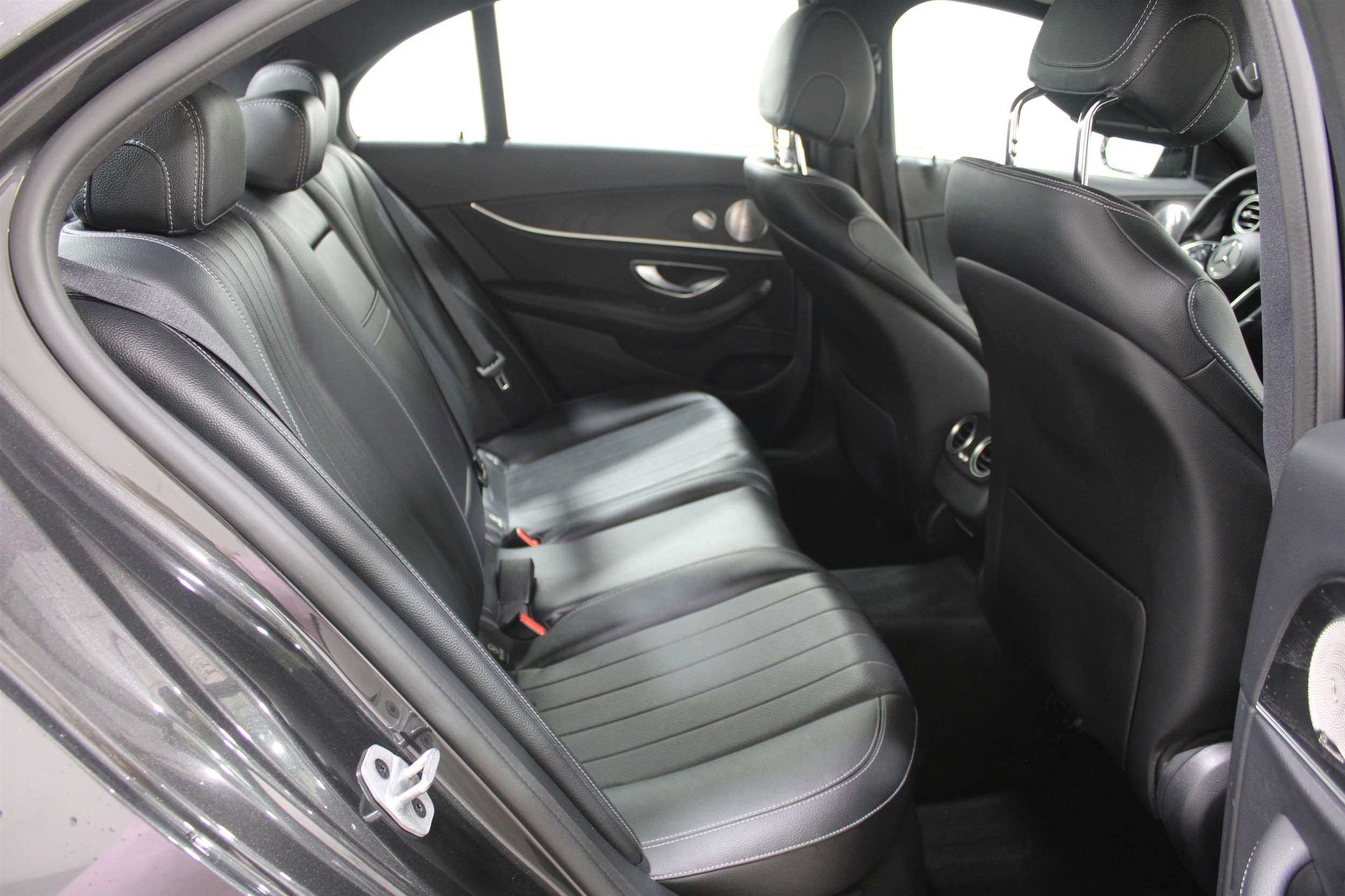2022 Mercedes-Benz E-Class E350 - Photo 22