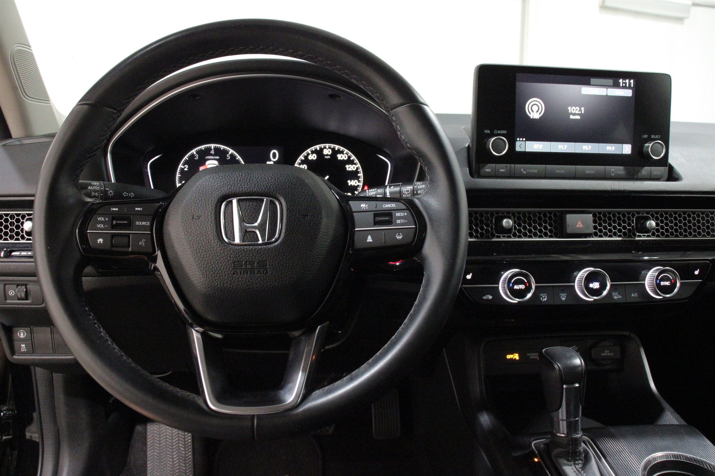 2023 Honda Civic Hatchback EX-L - Photo 8