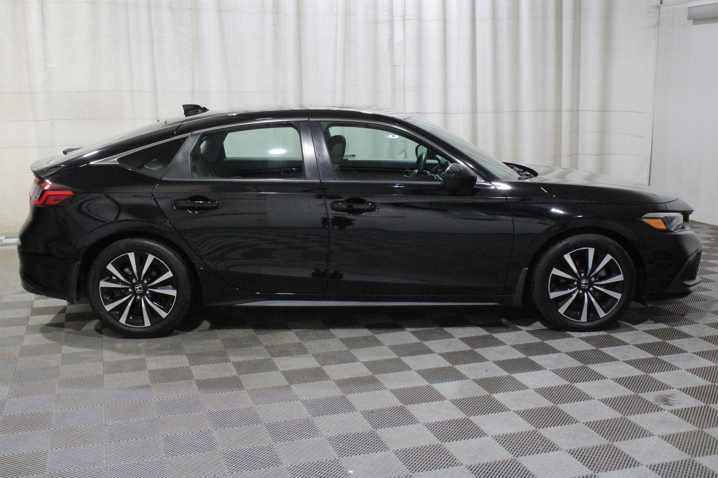 2023 Honda Civic Hatchback EX-L - Photo 30
