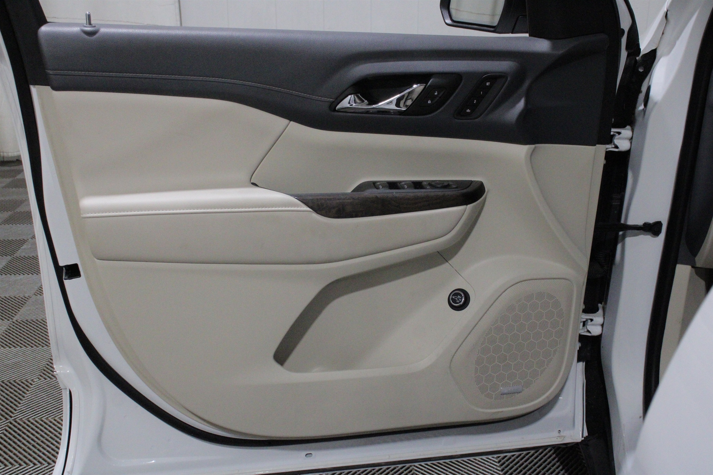 2023 GMC Acadia Denali - Photo 6