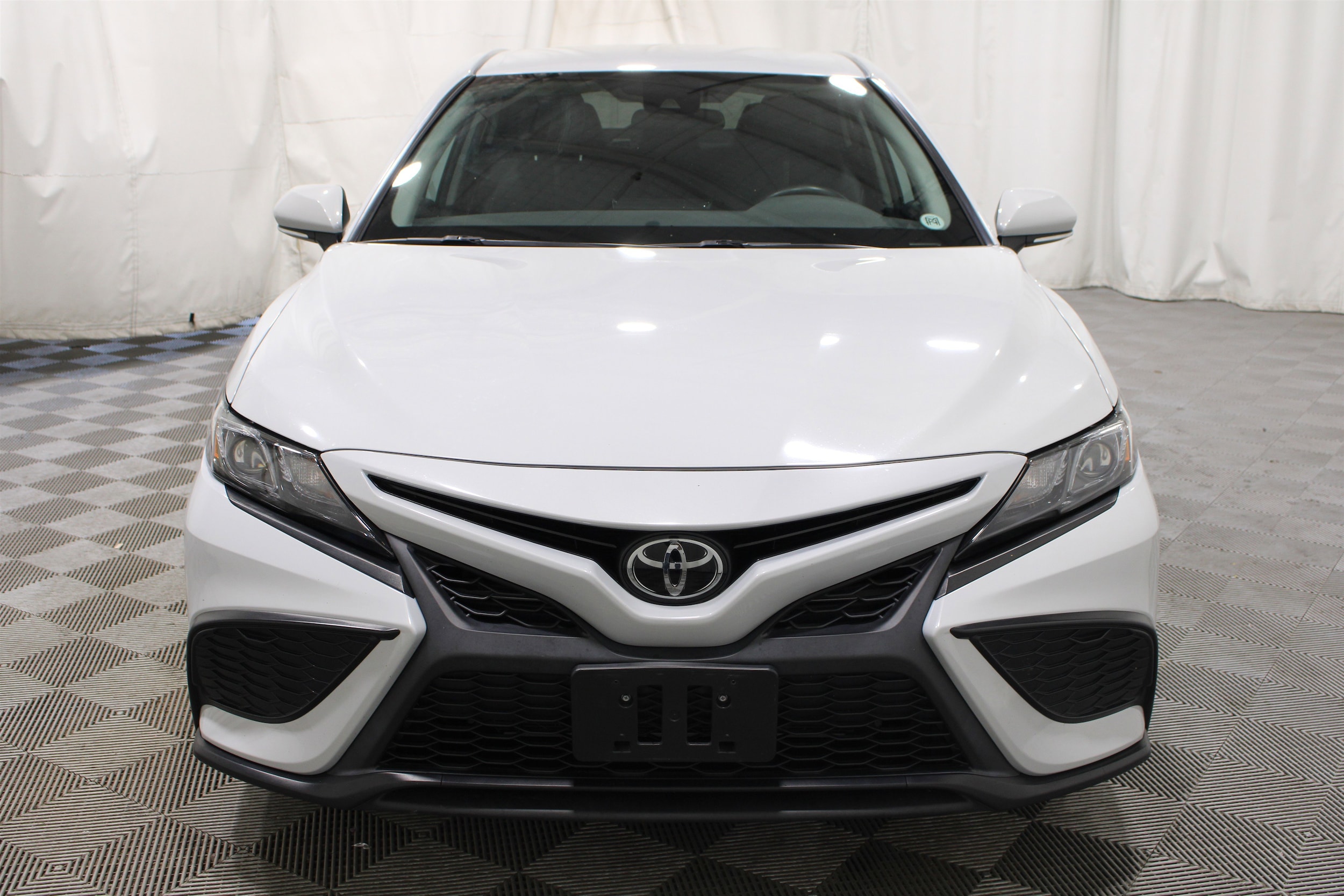 2024 Toyota Camry SE - Photo 32