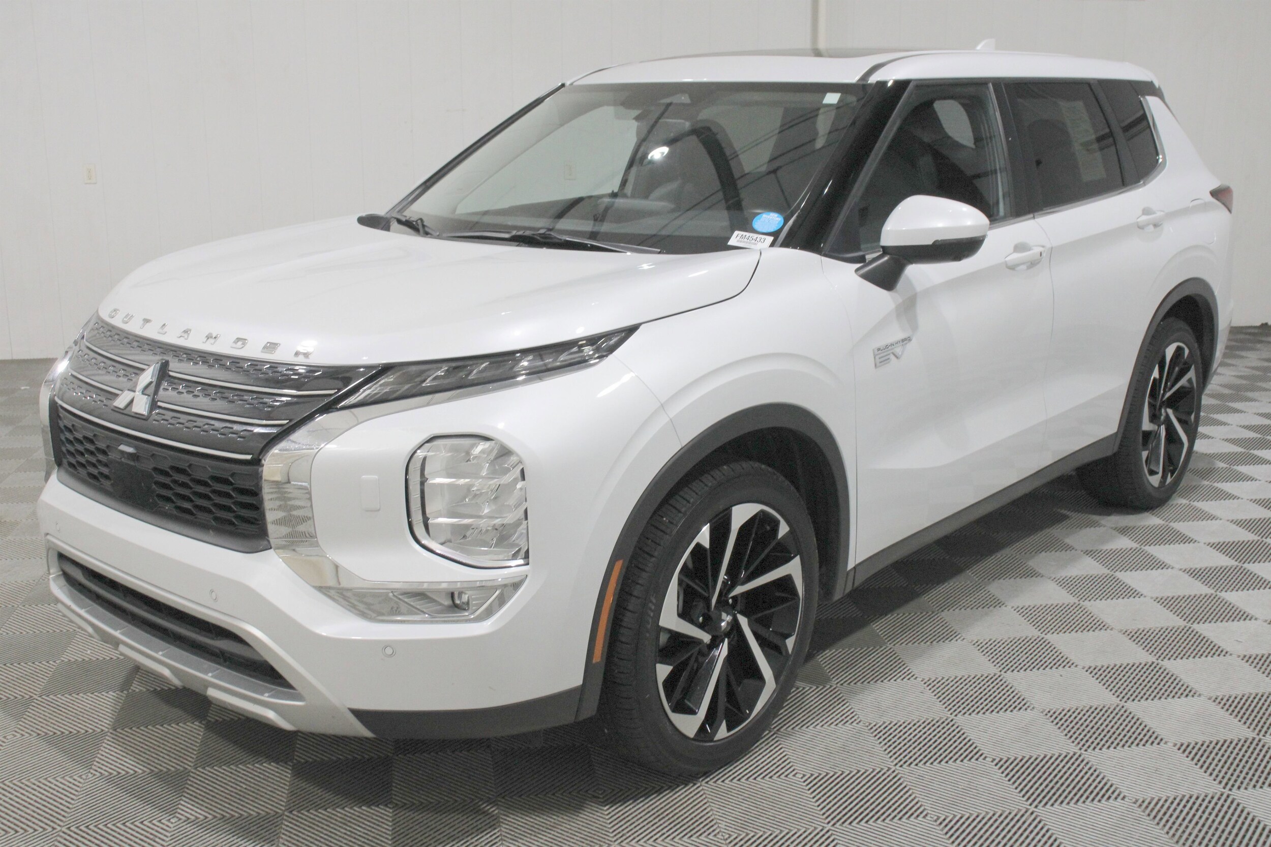2024 Mitsubishi Outlander Plug-in Hybrid SE - Photo 39