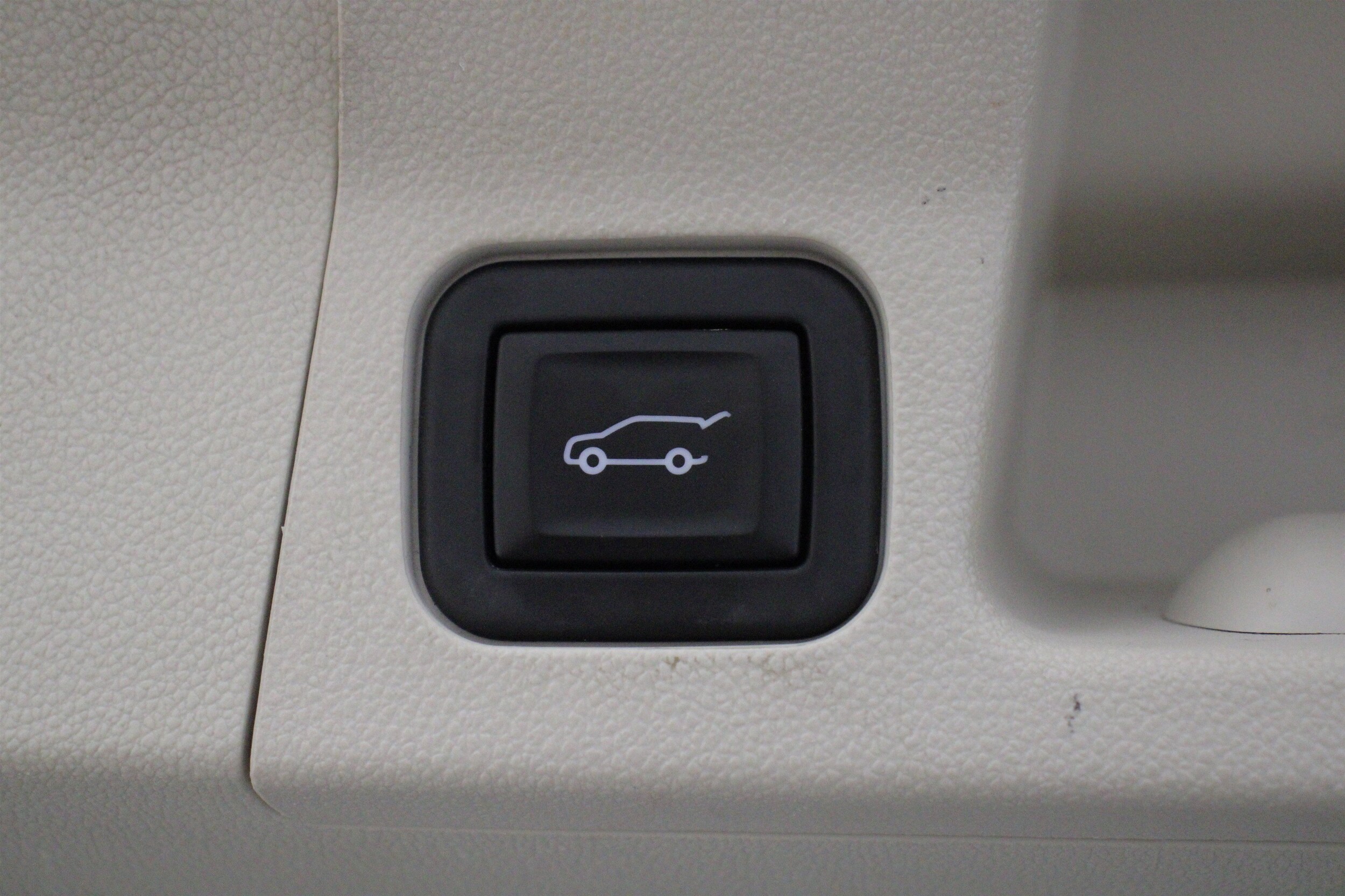 2023 GMC Acadia Denali - Photo 28
