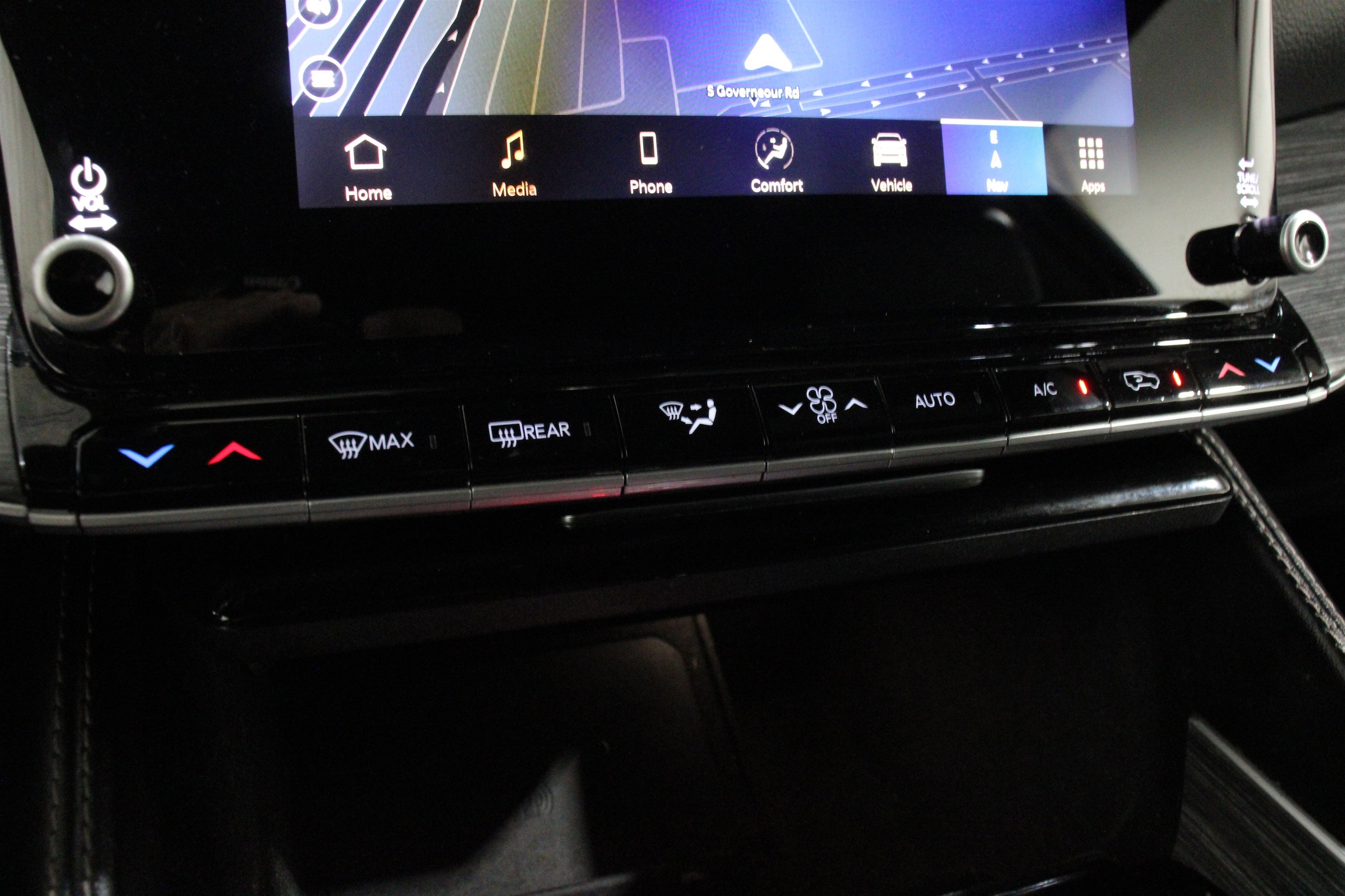 2024 Jeep Wagoneer L Series II - Photo 19