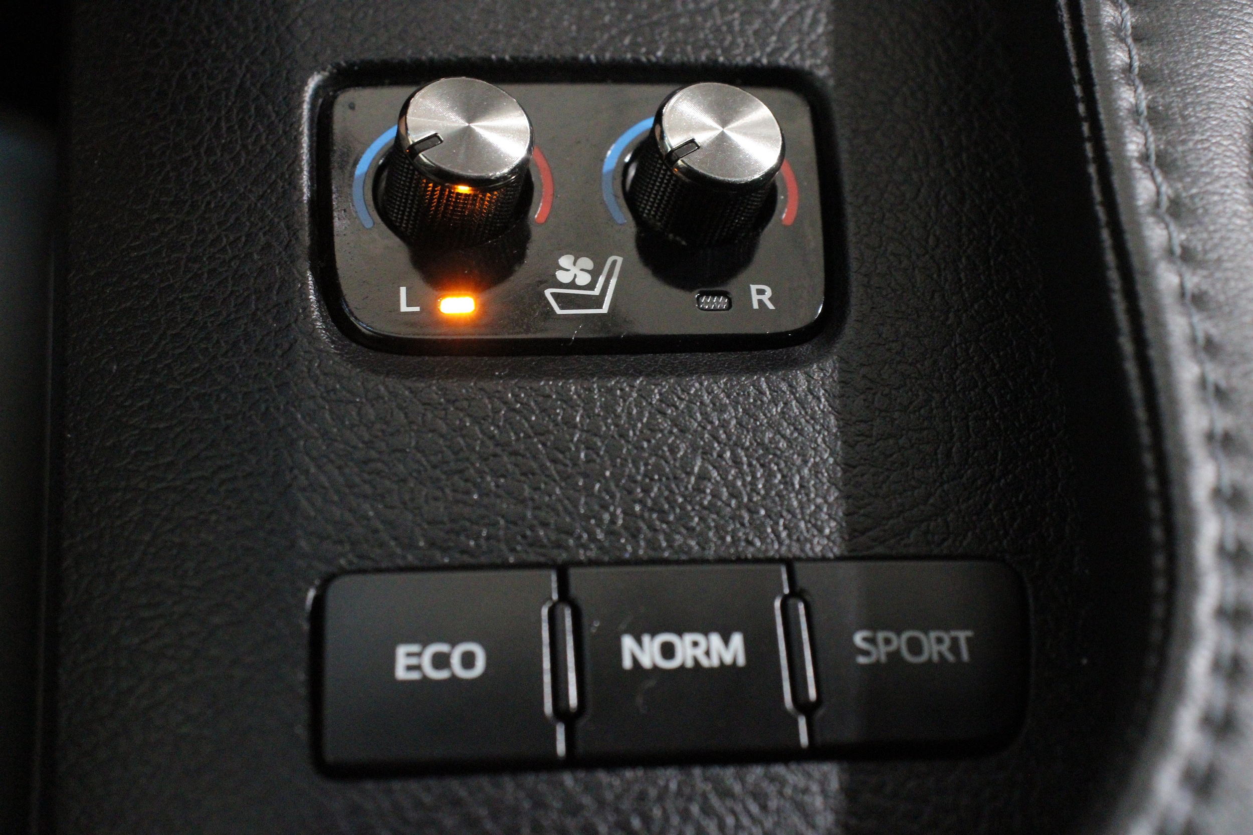 2018 Toyota Avalon Limited - Photo 21