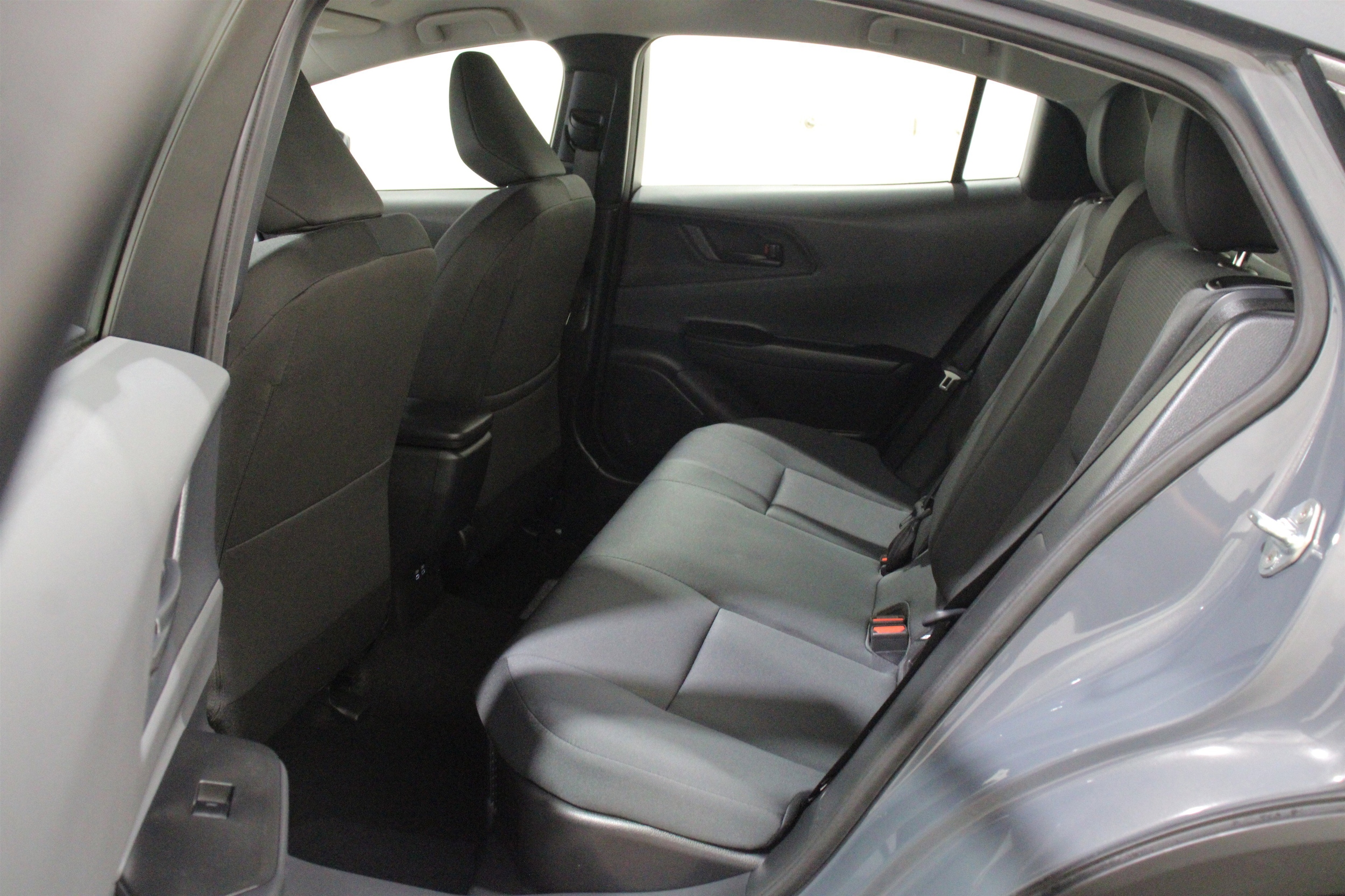 2024 Toyota Prius LE - Photo 25