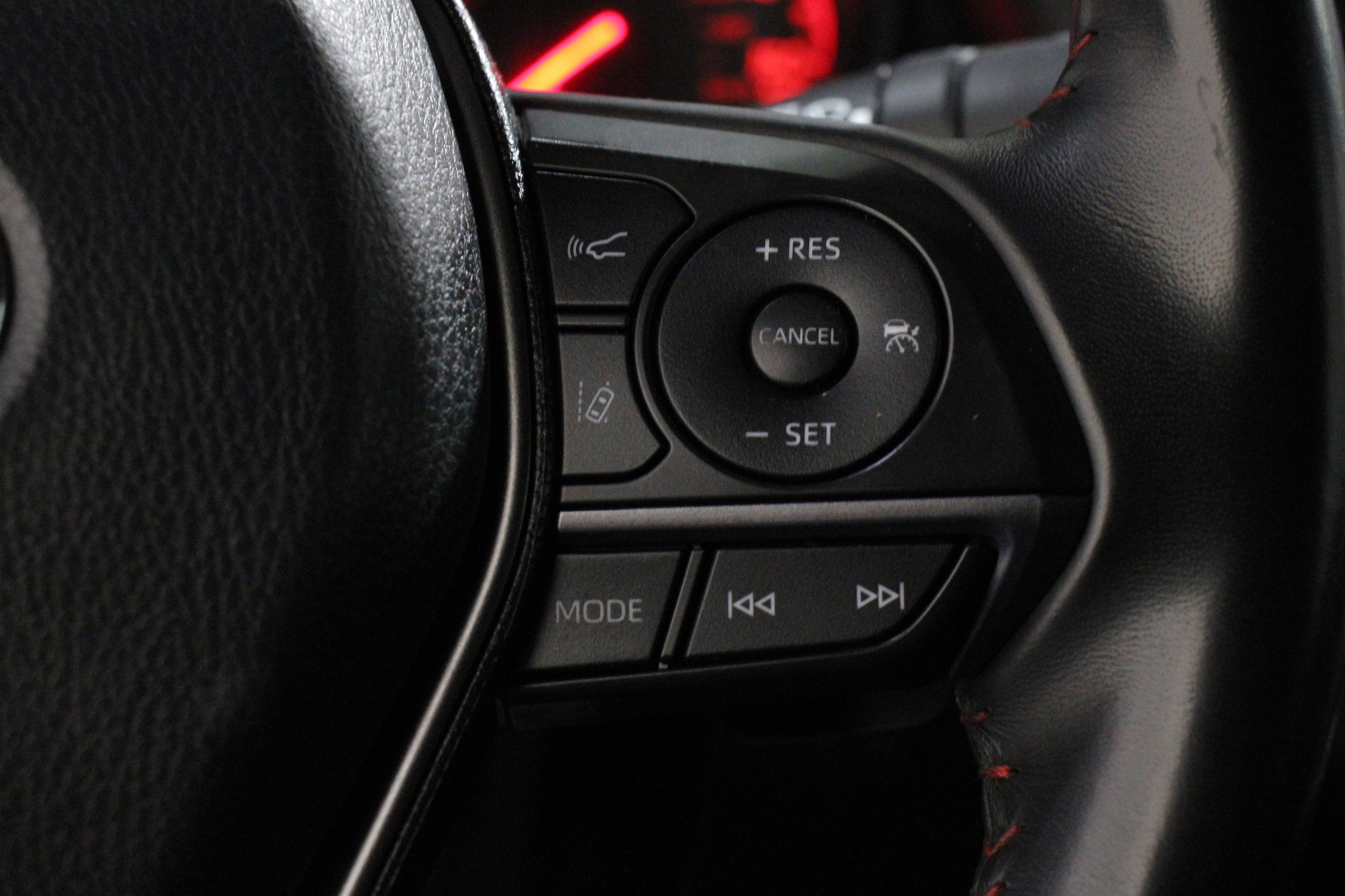 2021 Toyota Camry TRD - Photo 10