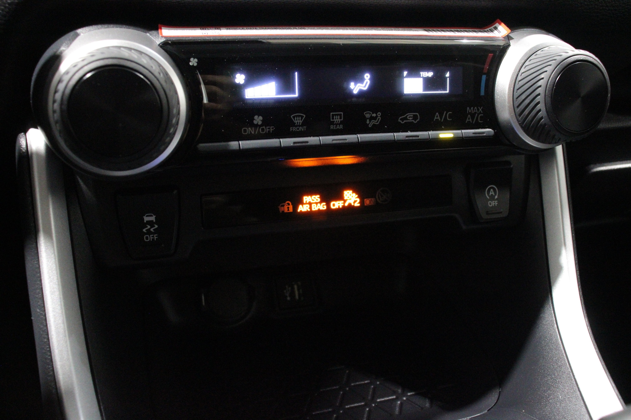 2025 Toyota RAV4 LE - Photo 19