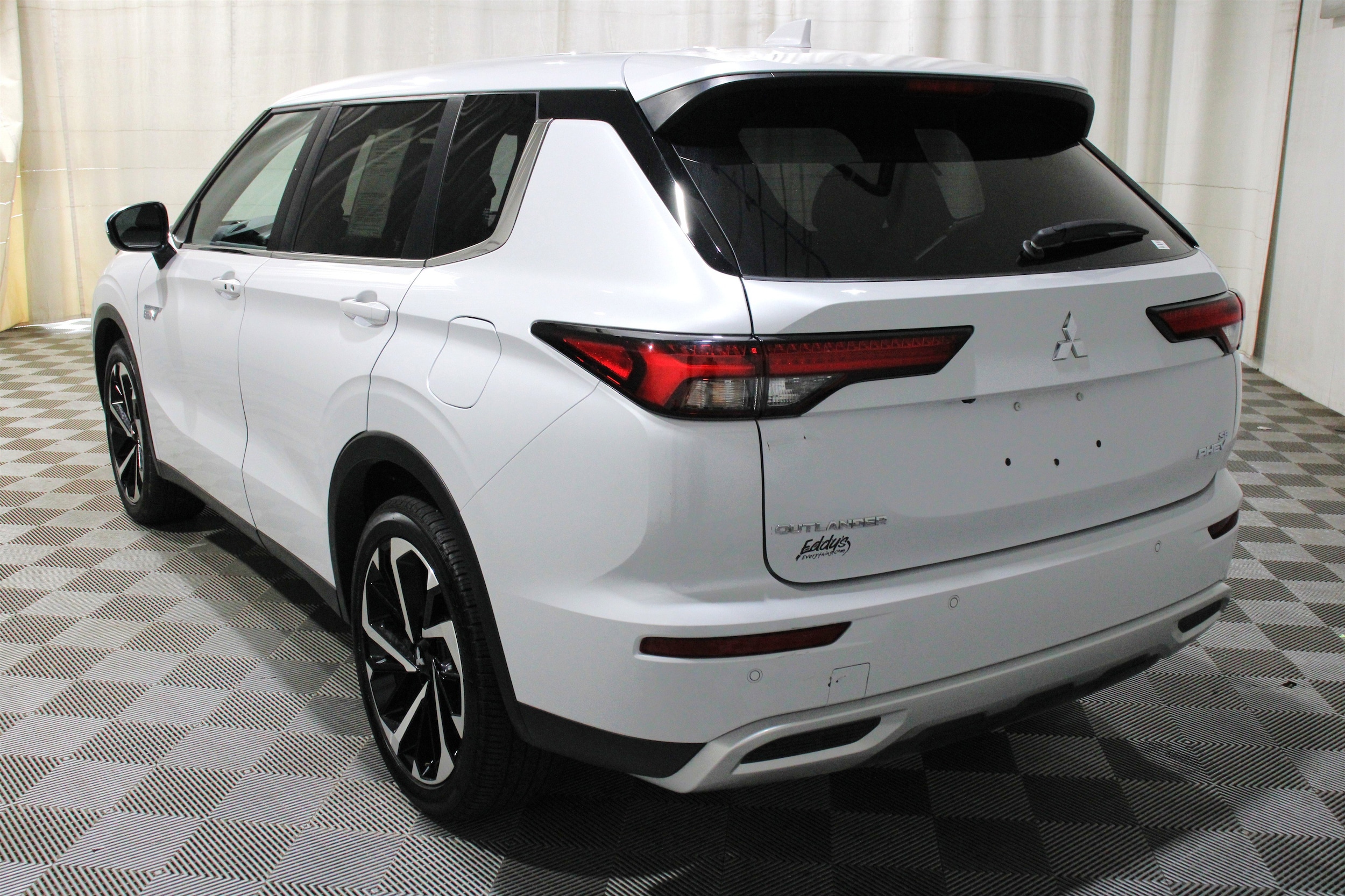 2024 Mitsubishi Outlander Plug-in Hybrid SE - Photo 37