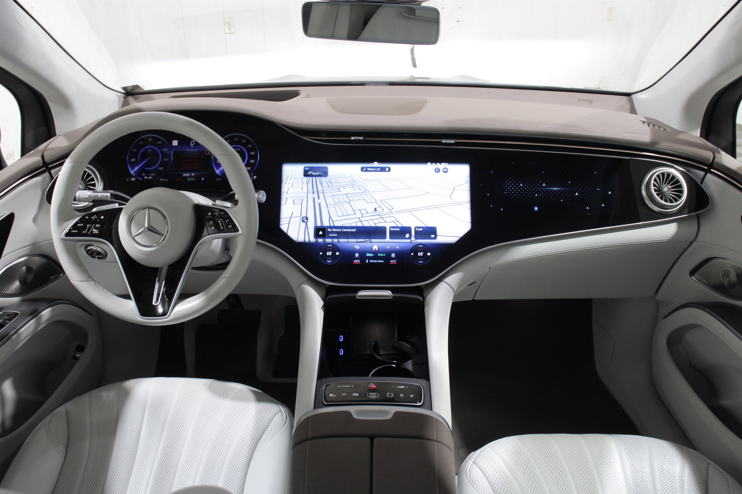 2024 Mercedes Benz EQS-Class SUV photo 2