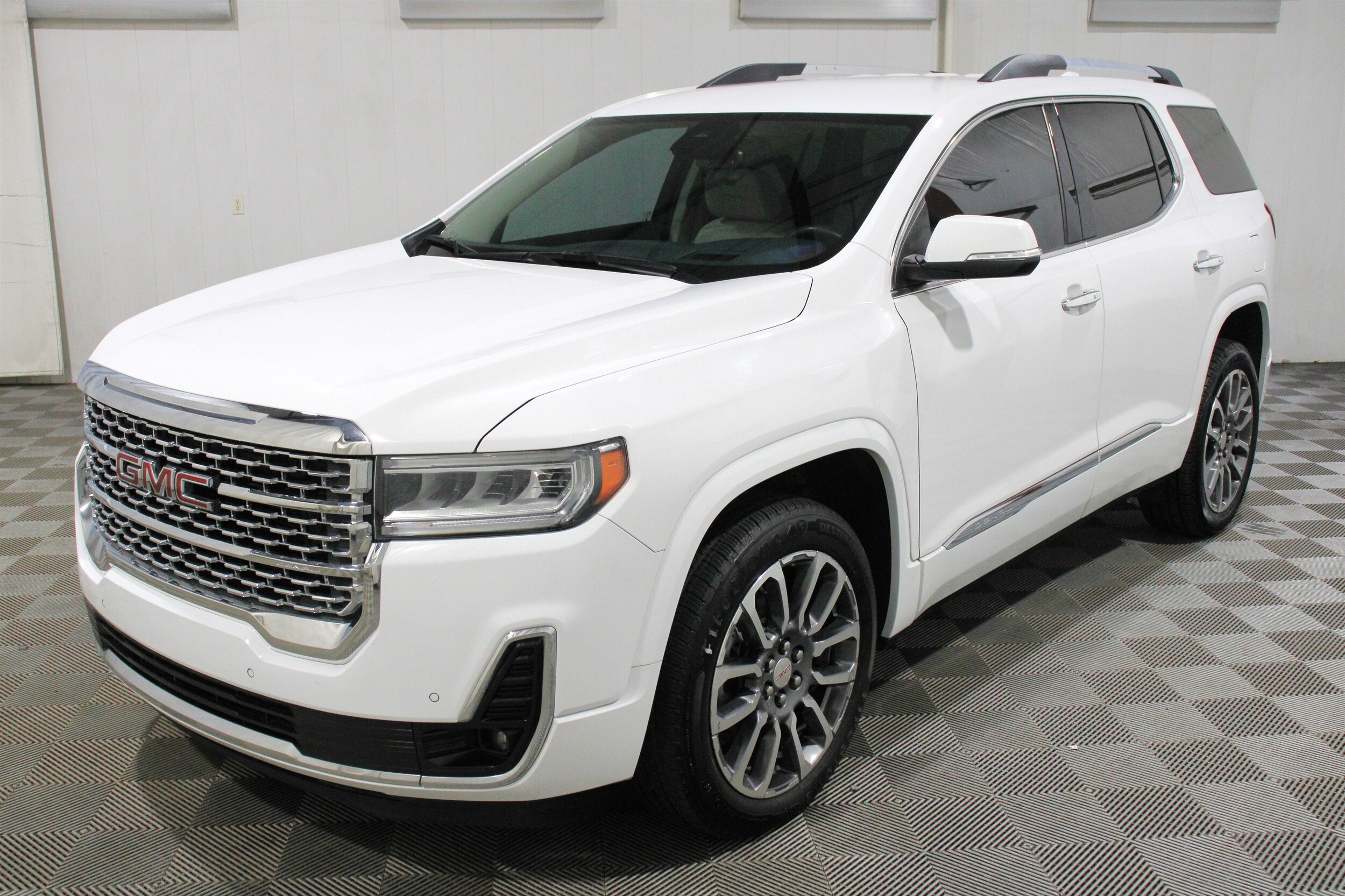 2023 GMC Acadia Denali - Photo 39