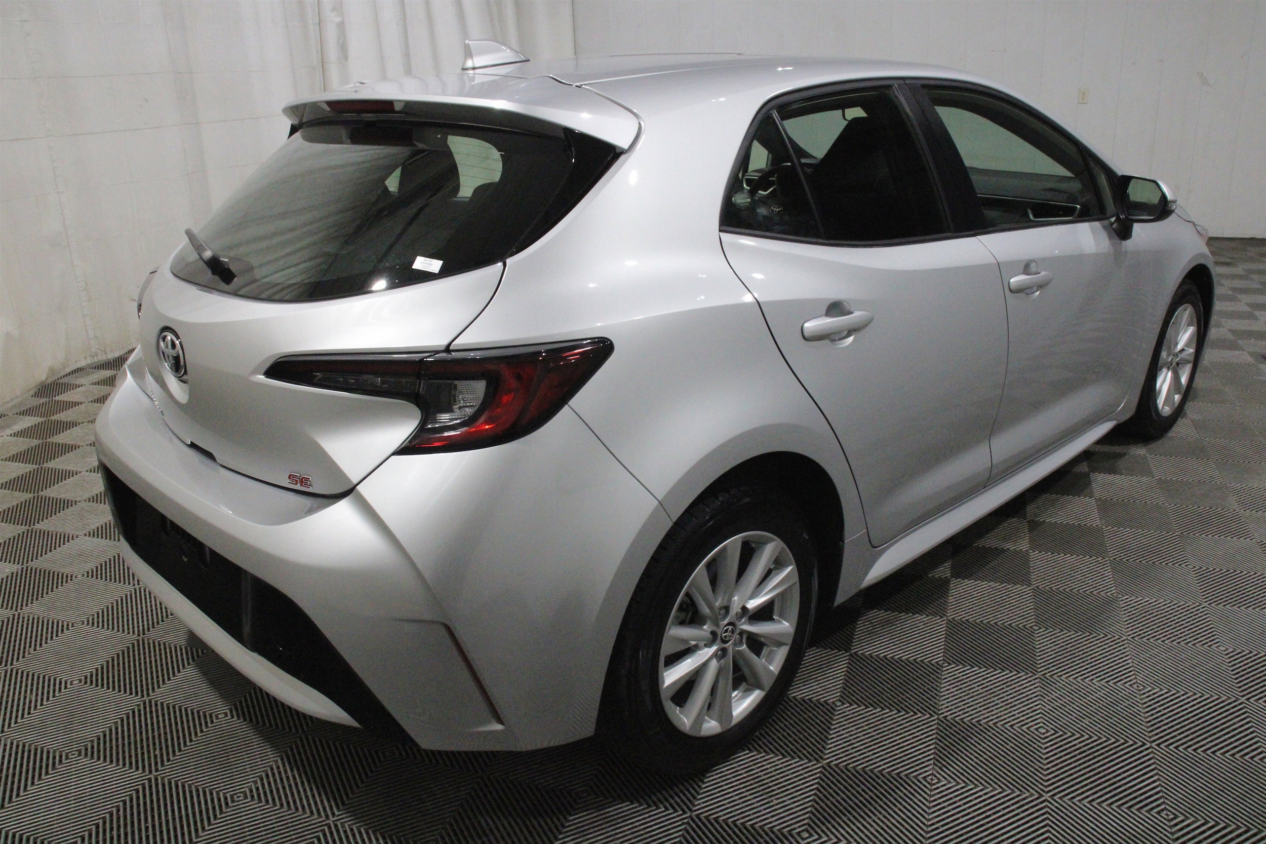 2024 Toyota Corolla Hatchback SE - Photo 31