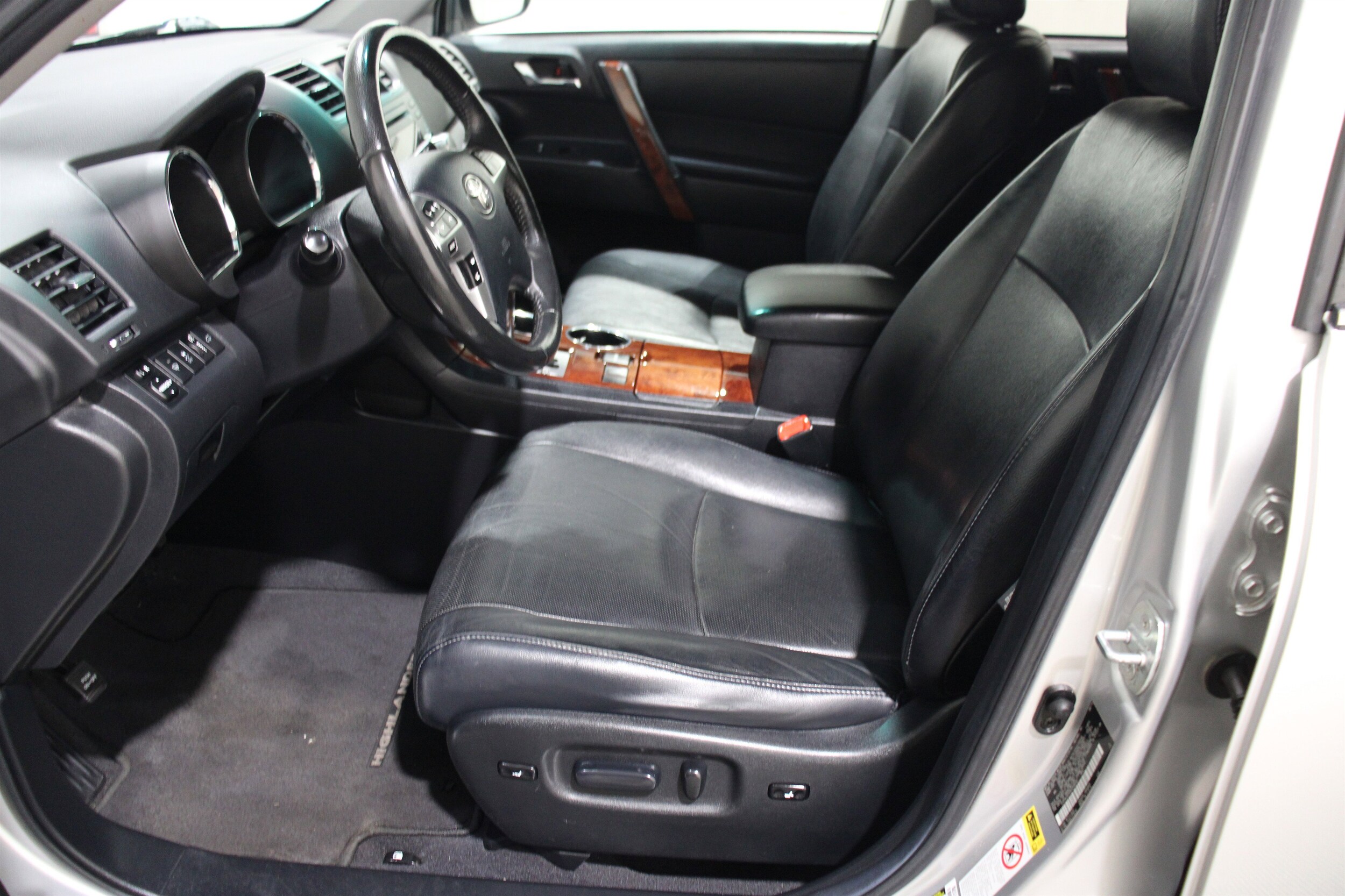 2011 Toyota Highlander Limited photo 3