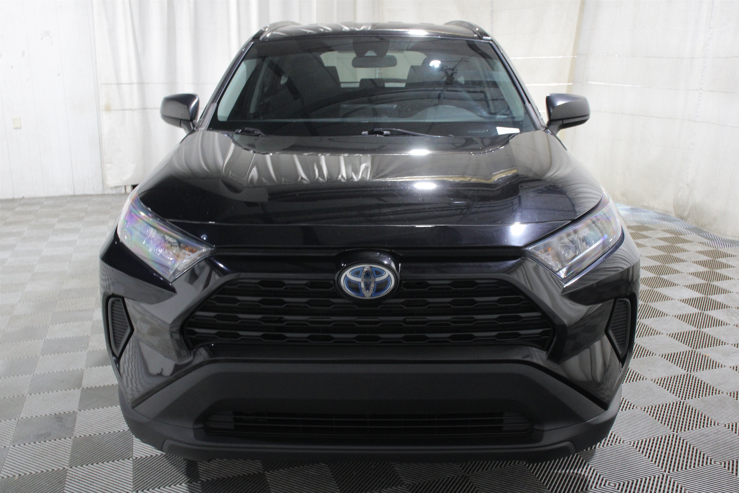 2021 Toyota RAV4 LE - Photo 28