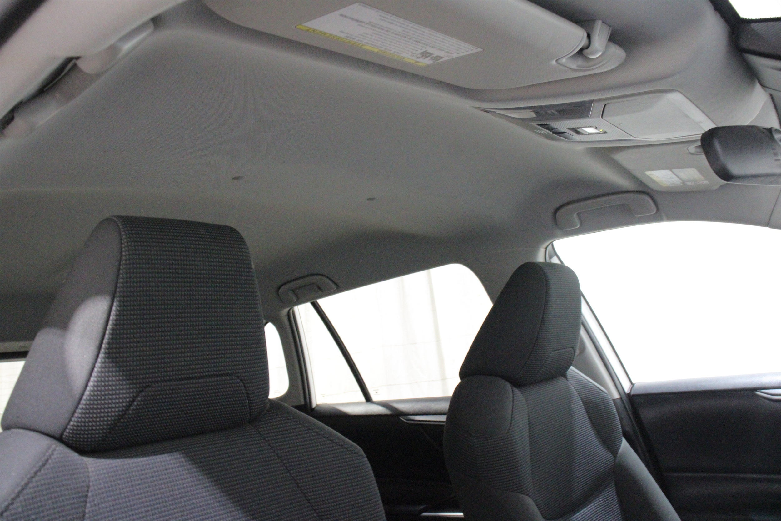 2022 Toyota RAV4 LE - Photo 26