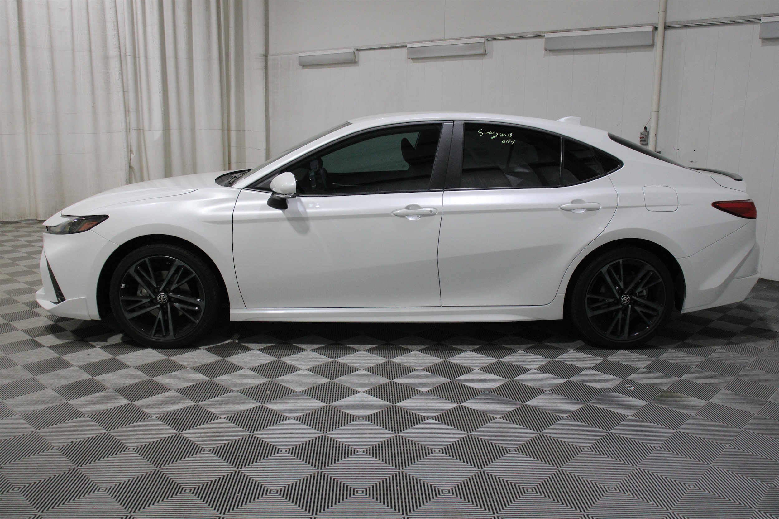 2025 Toyota Camry XSE - Photo 36