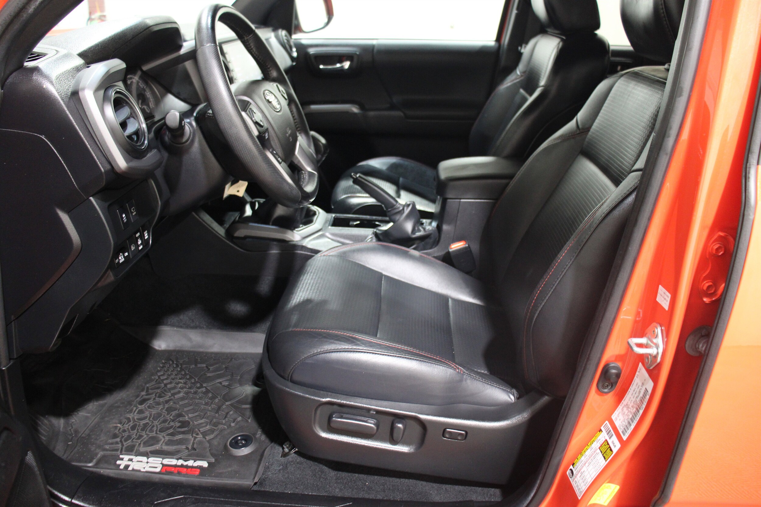 2023 Toyota Tacoma TRD Pro V6 photo 3