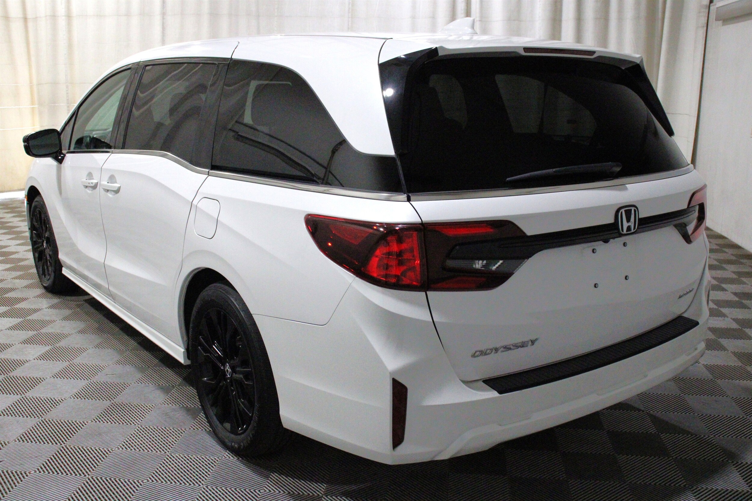 2025 Honda Odyssey Sport L - Photo 36