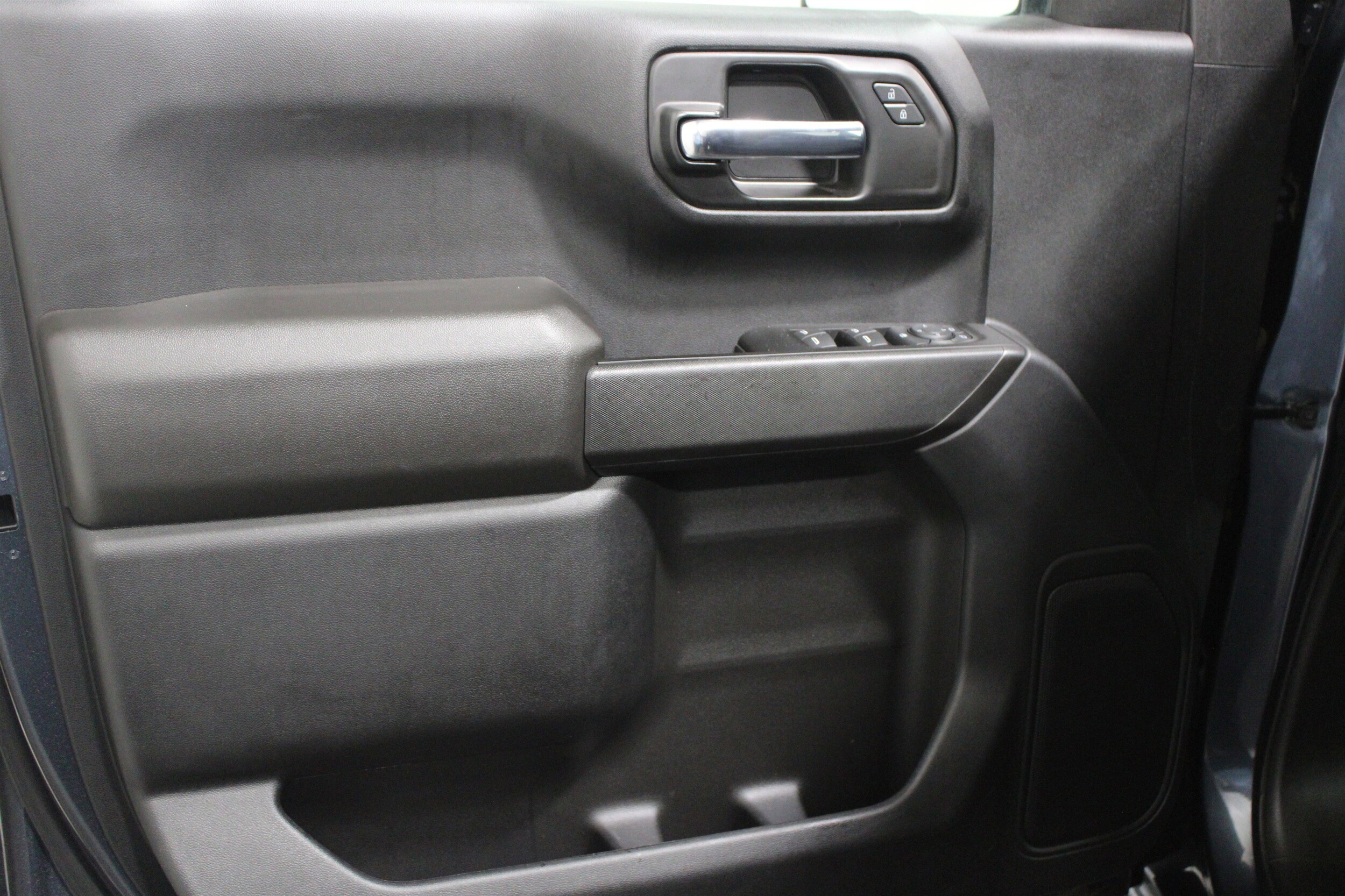 2022 Chevrolet Silverado 1500 Custom photo 3