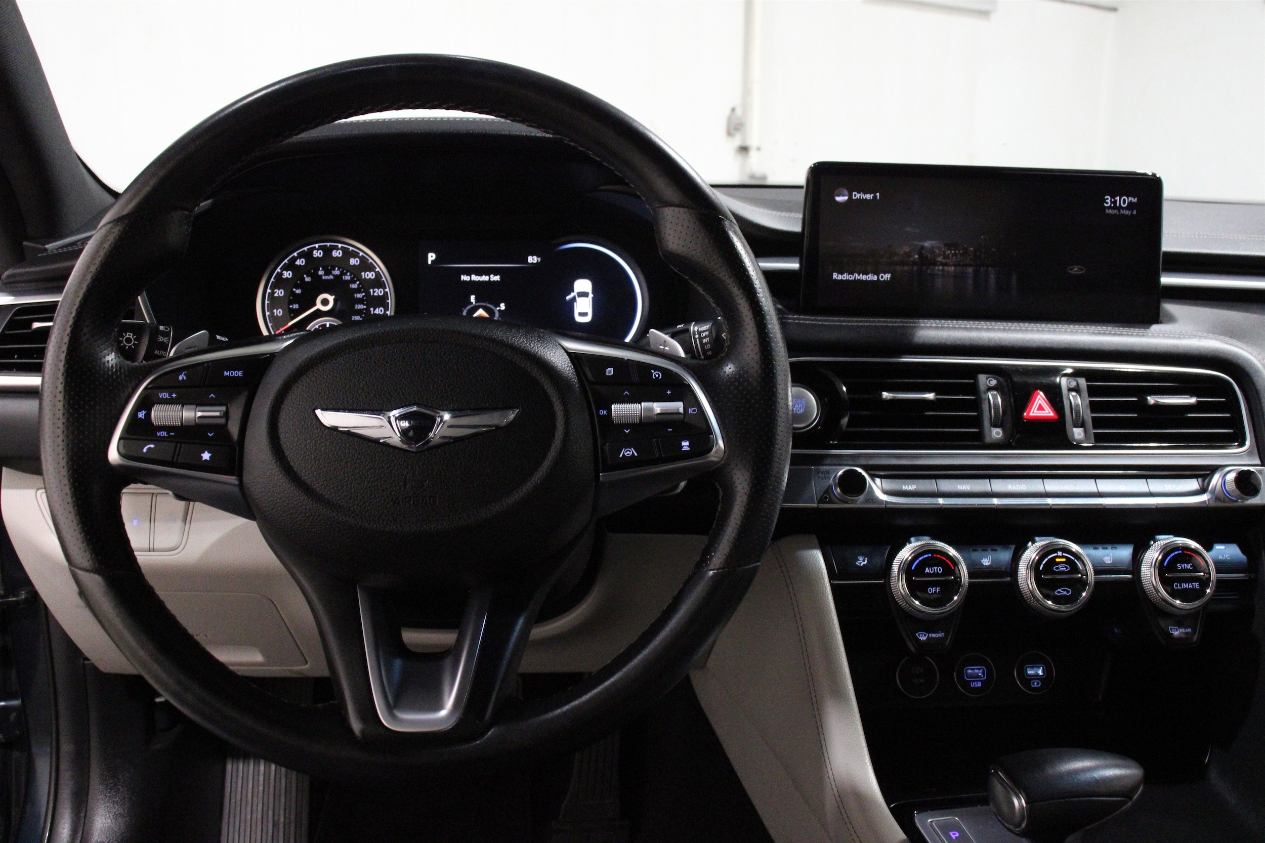 2022 GENESIS G70 Standard - Photo 8