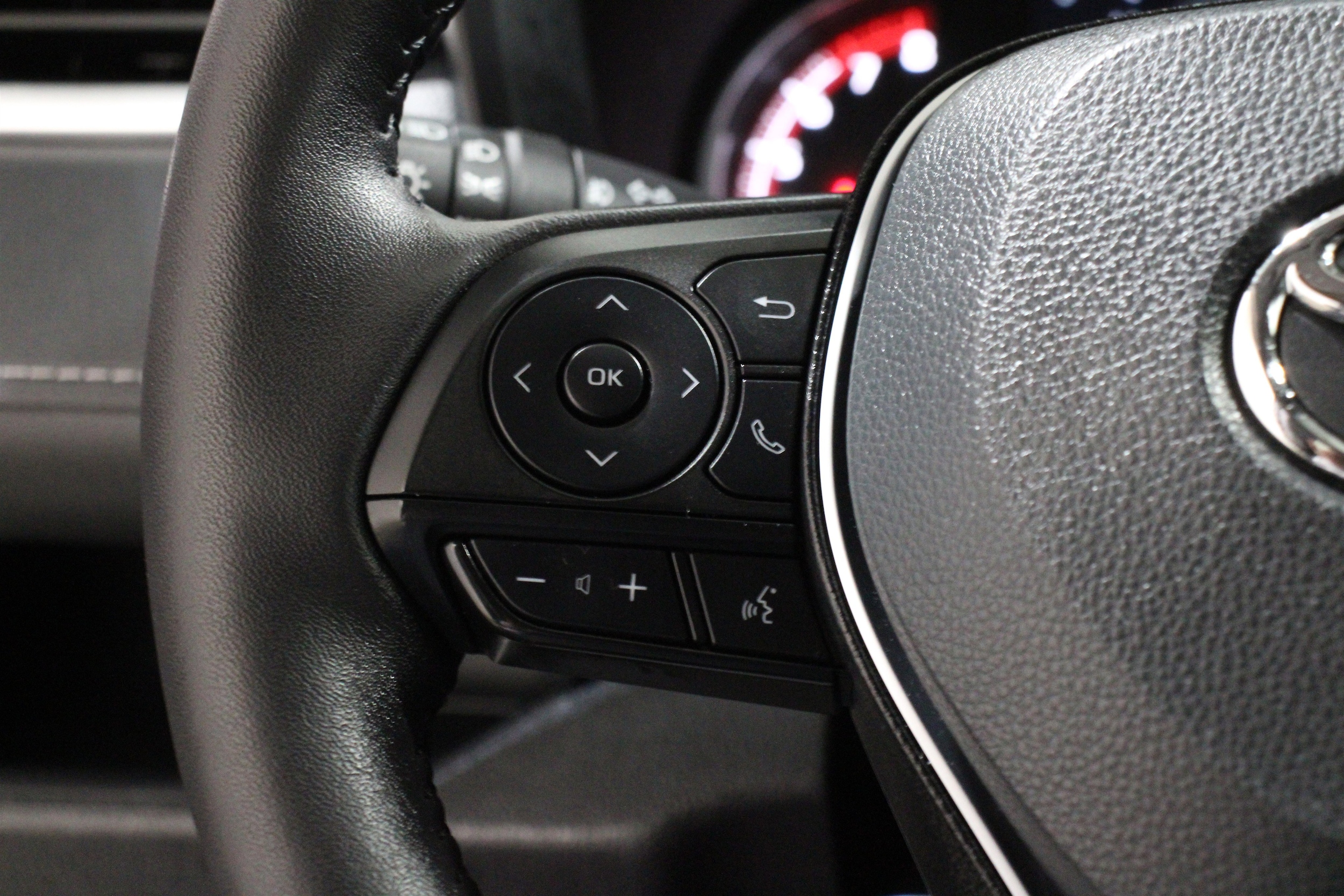 2025 Toyota RAV4 XLE Premium - Photo 9