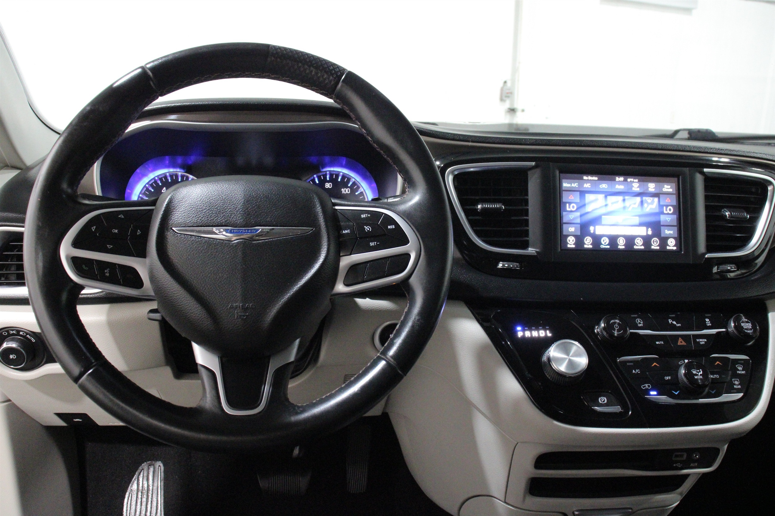 2018 Chrysler Pacifica Touring L - Photo 8