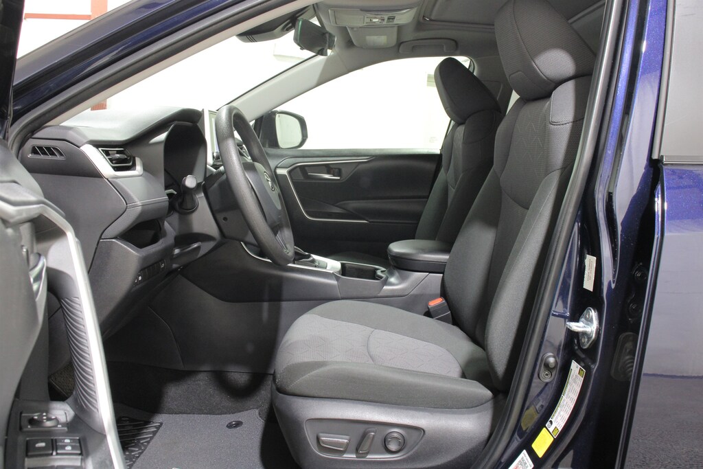 Used 2025 Toyota RAV4 XLE SUV