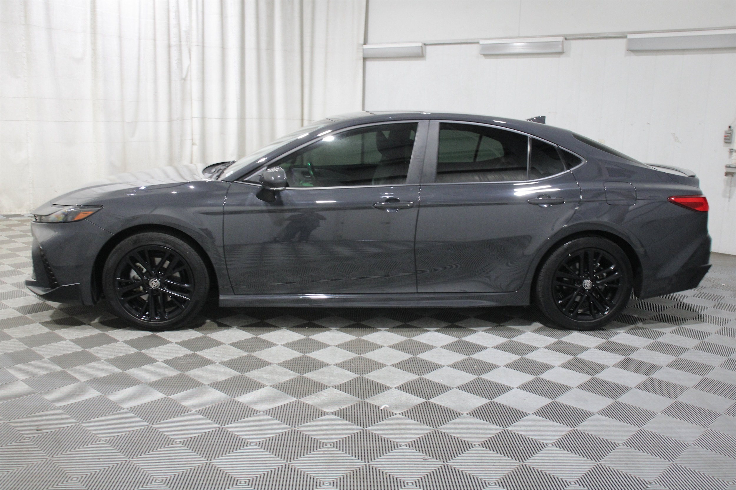 2025 Toyota Camry SE - Photo 34
