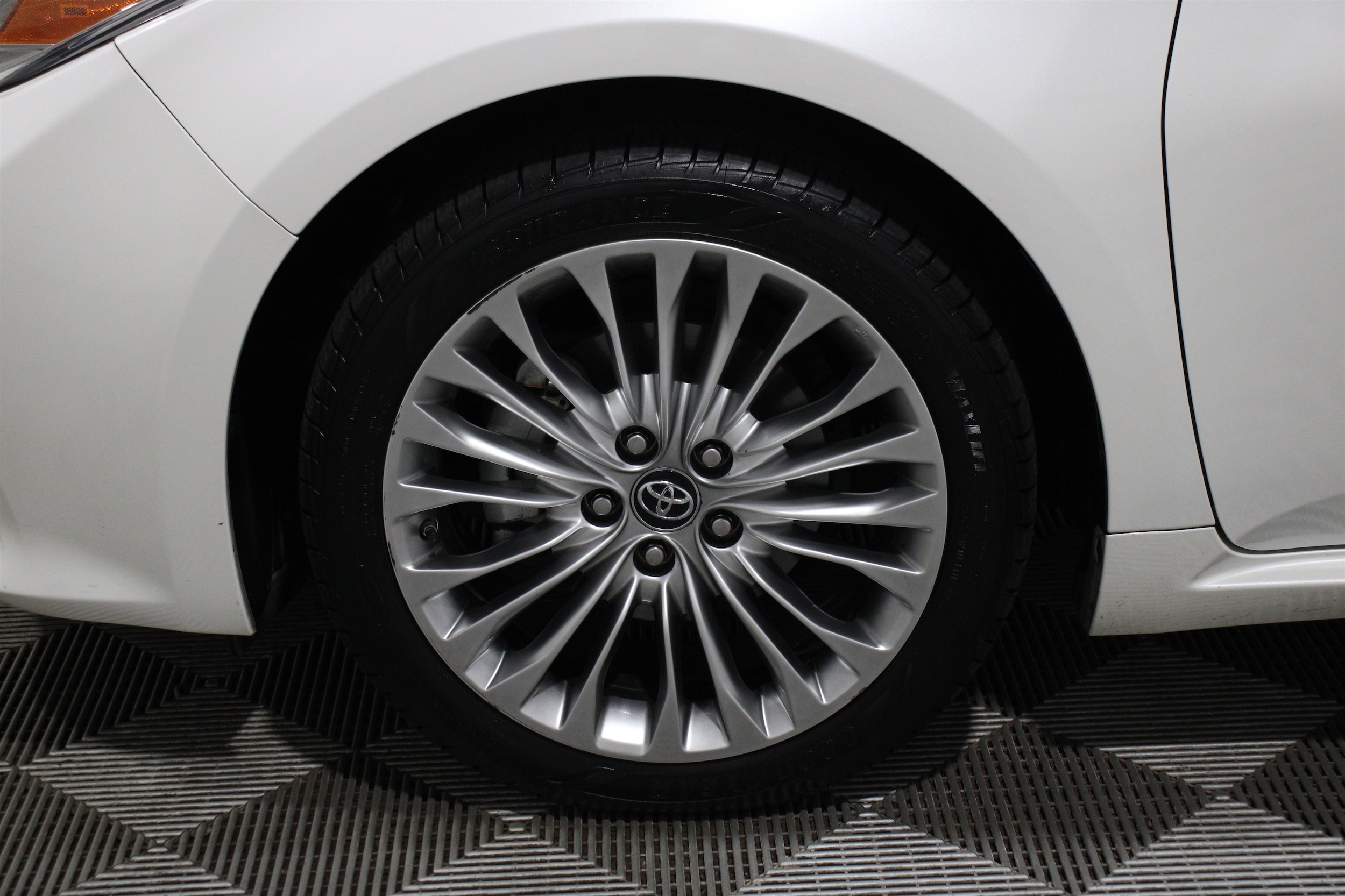 2018 Toyota Avalon Limited - Photo 38