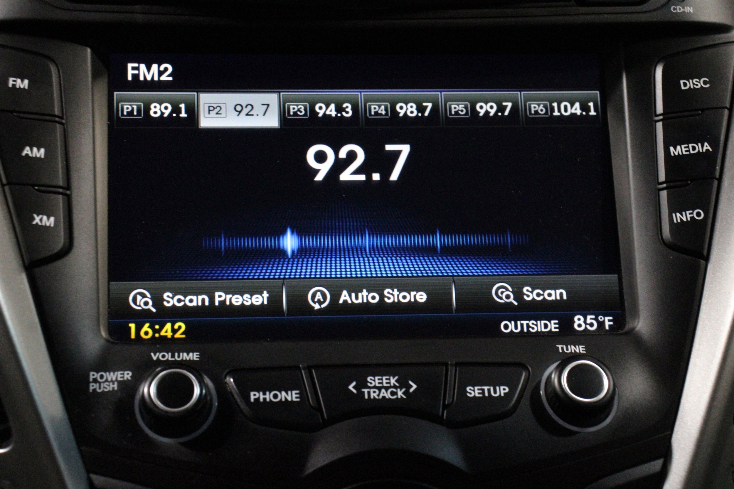 2016 Hyundai Veloster Base - Photo 14